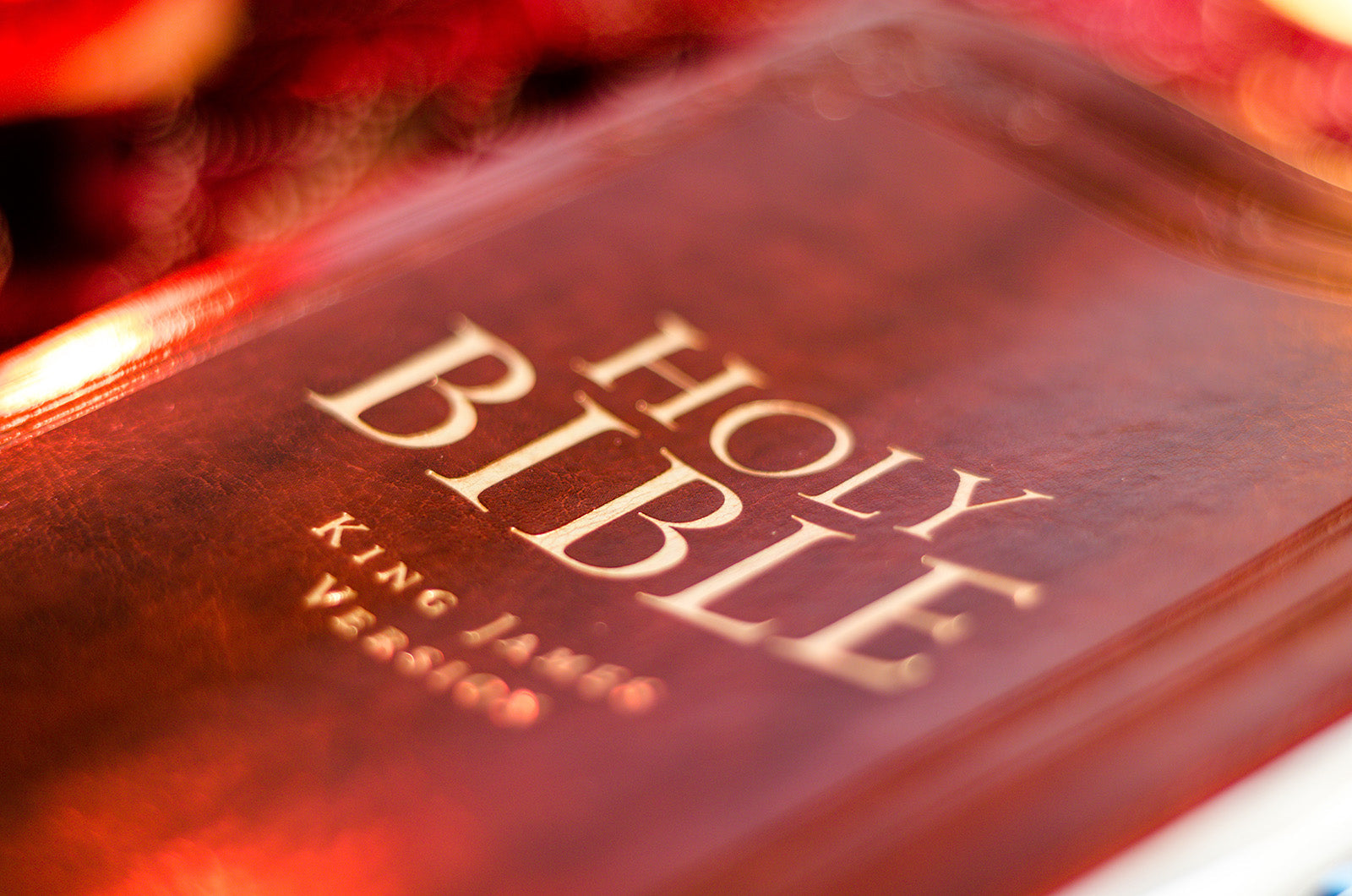 How to Choose the Right Leather for Bible Covers and Bookbinding