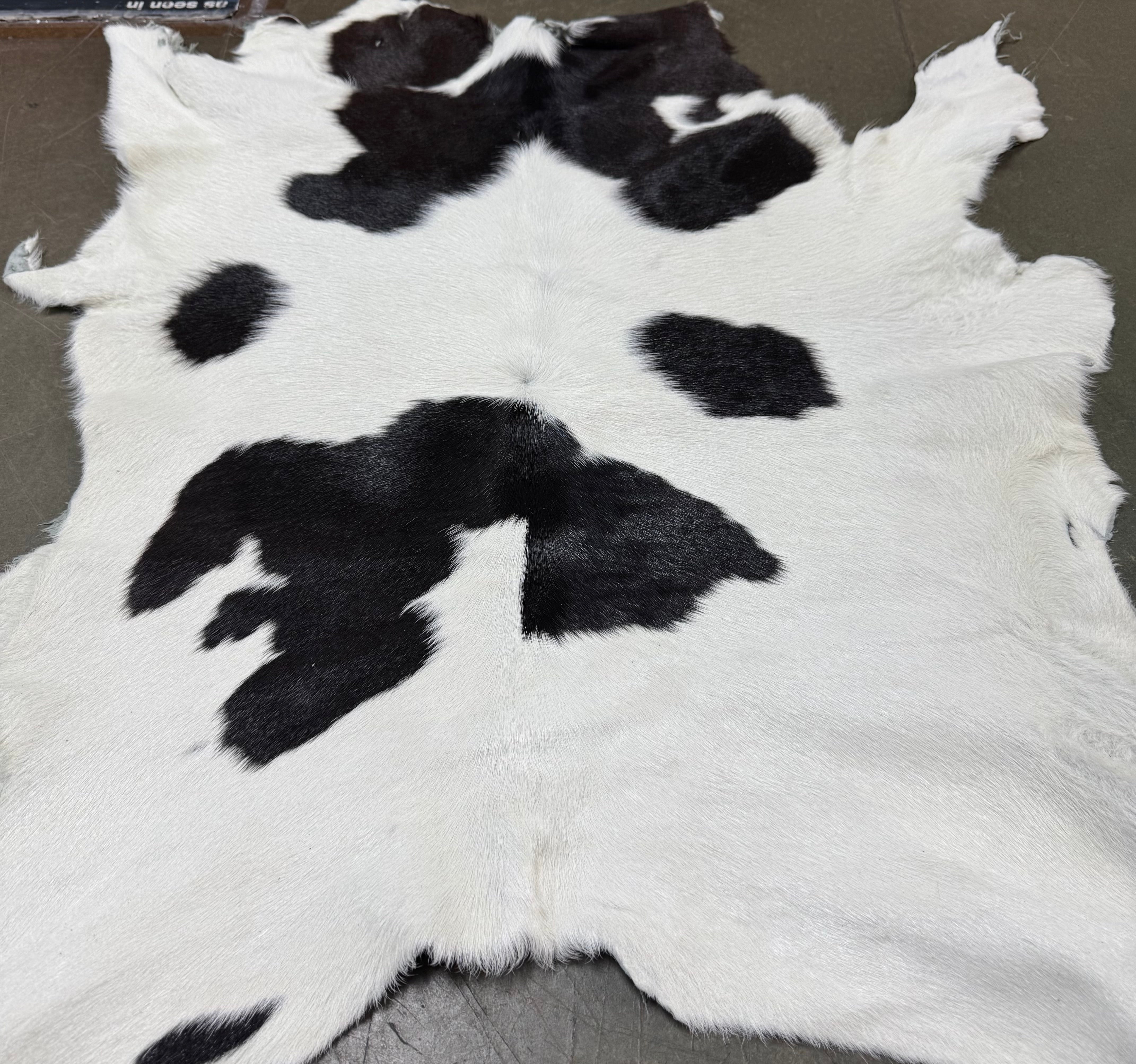 Long Hair Natural Cavalino Hair-On Calf, 5 oz