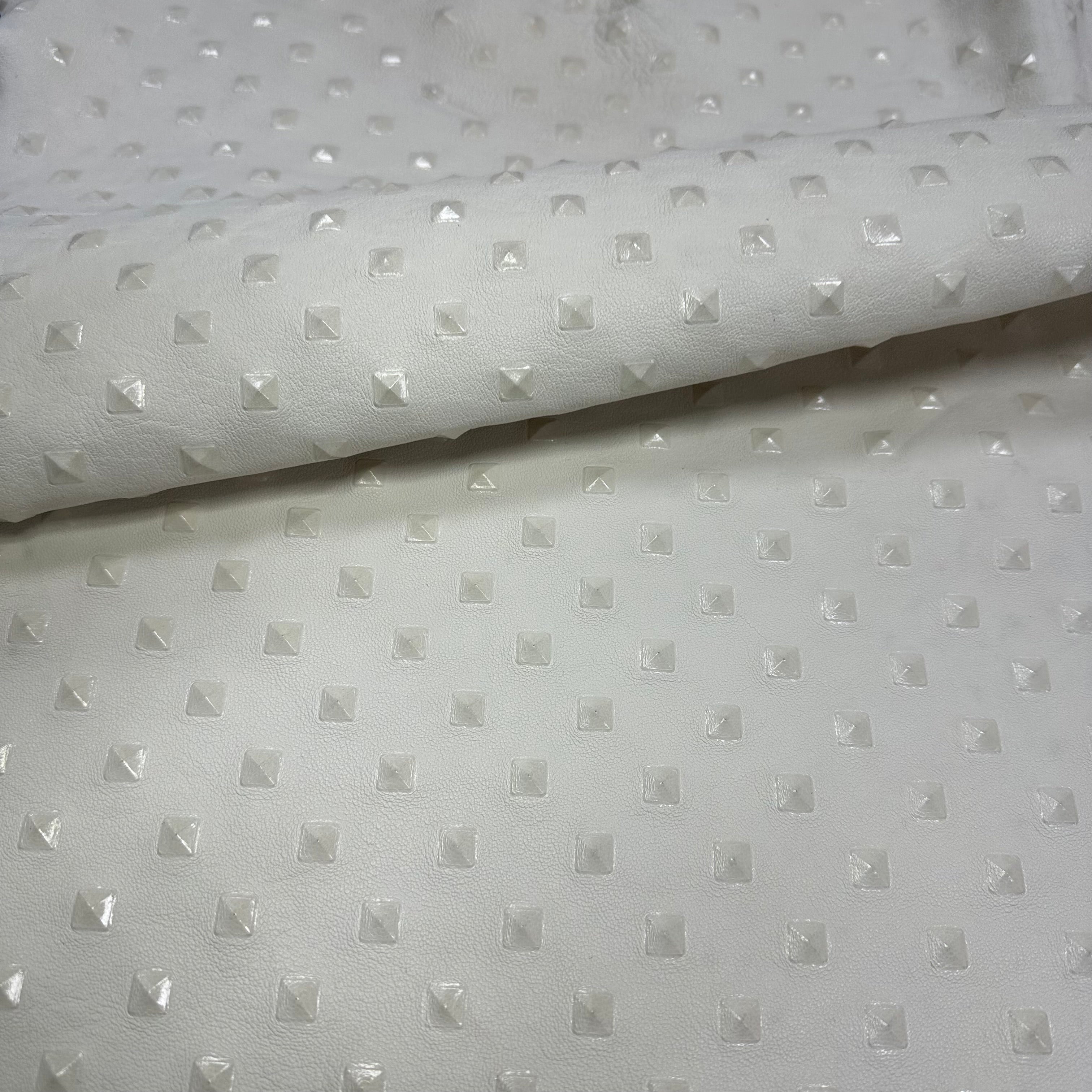 Pyramid Debossed Veg Tan Lamb, 2 oz | 3 Colors