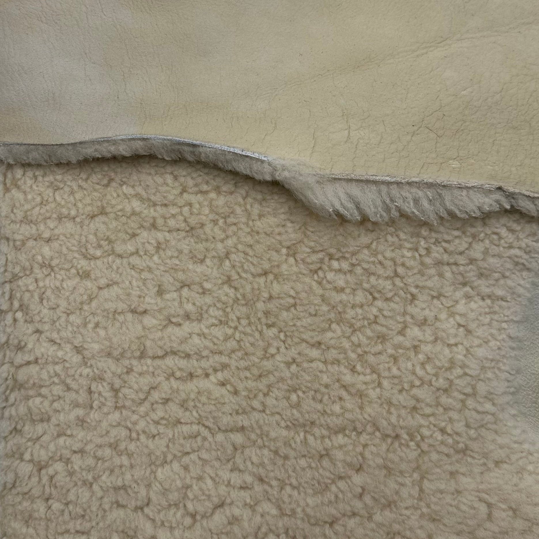 Curly Merino Shearling 10mm - Tone on Tone Back