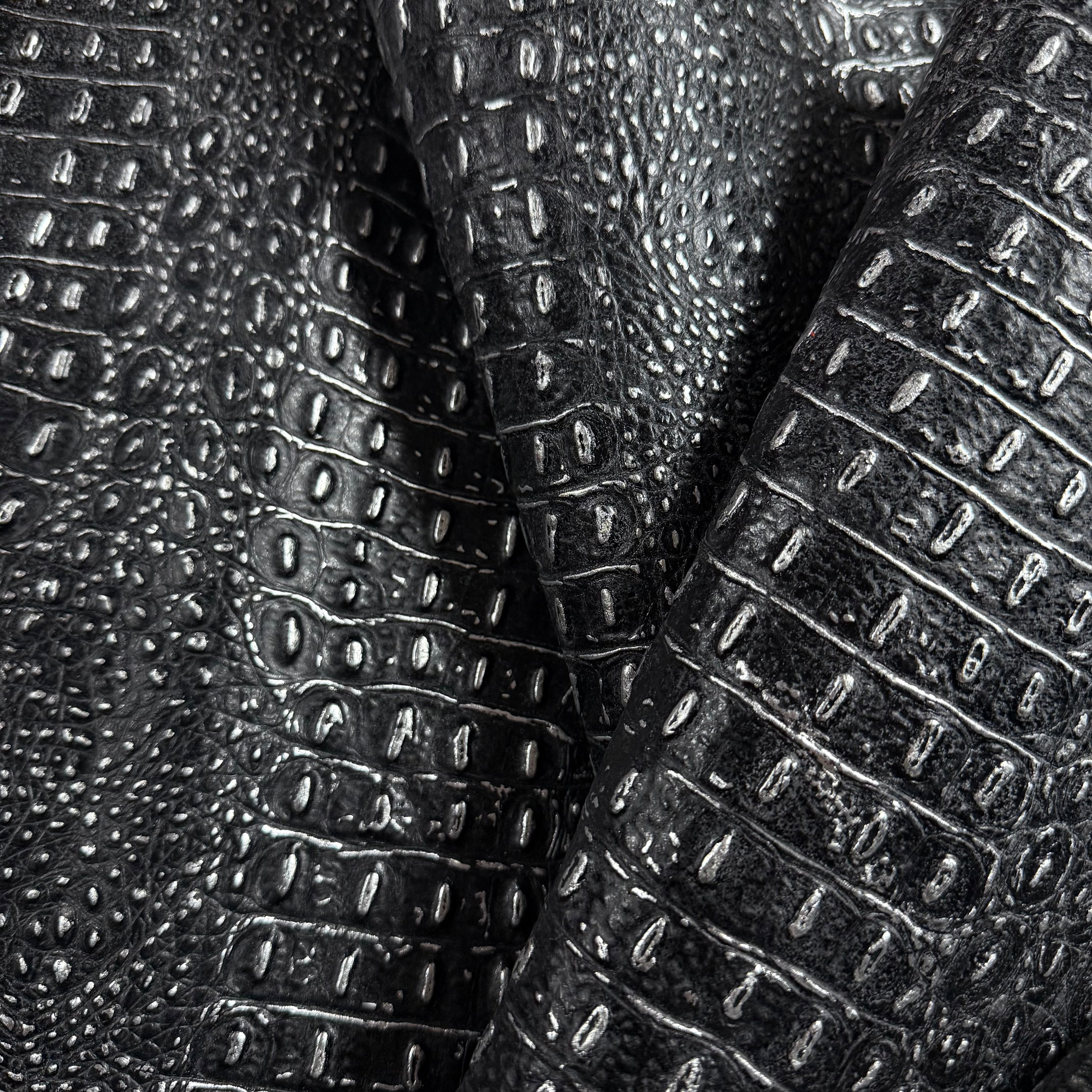 Hornback Croc Embossed Lamb, 1.5 oz - Champagne & Black