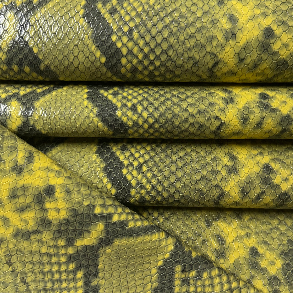 Snake Embossed Cowhide, 3 oz | 15 Colors