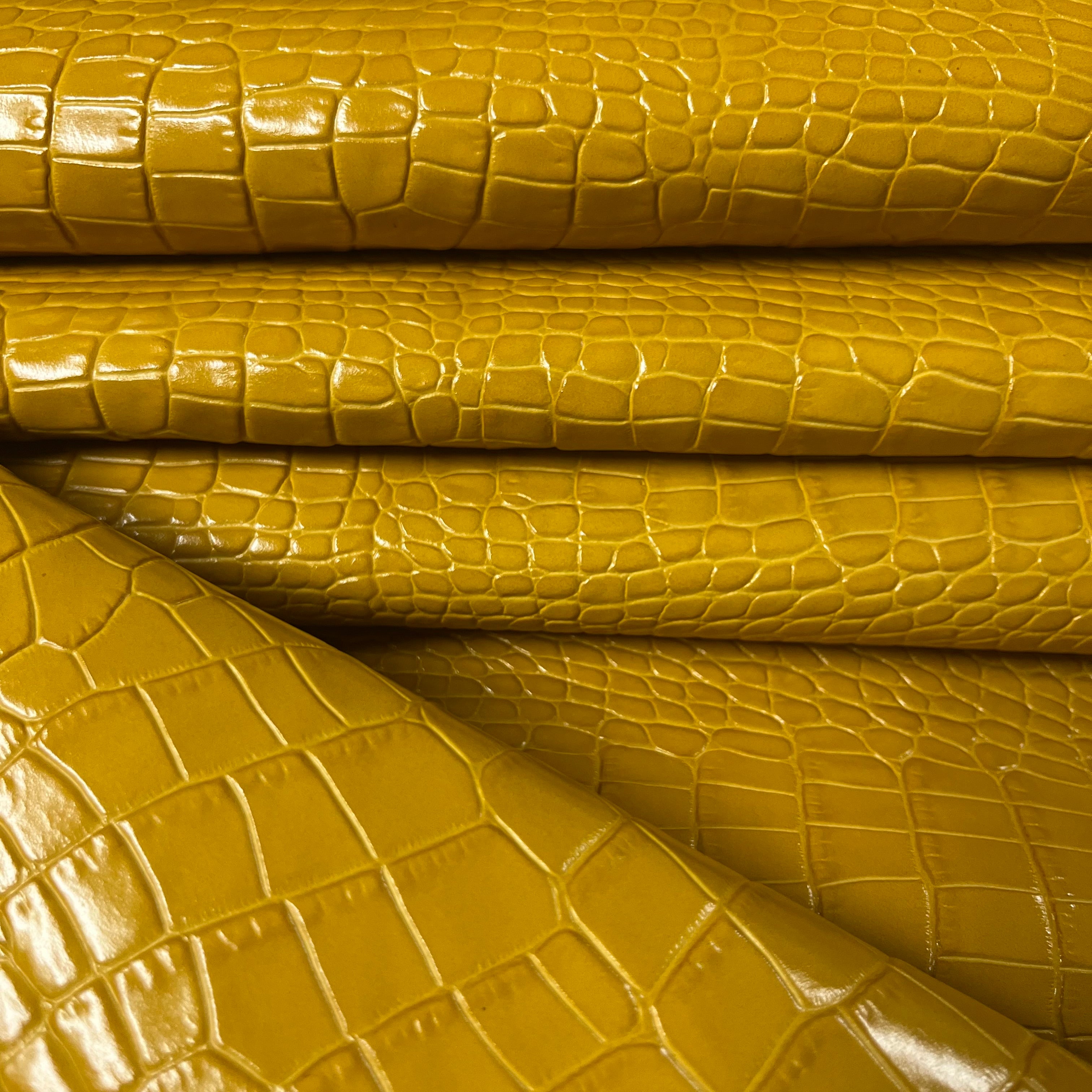 Crocodile Embossed Cow, 2-3 oz