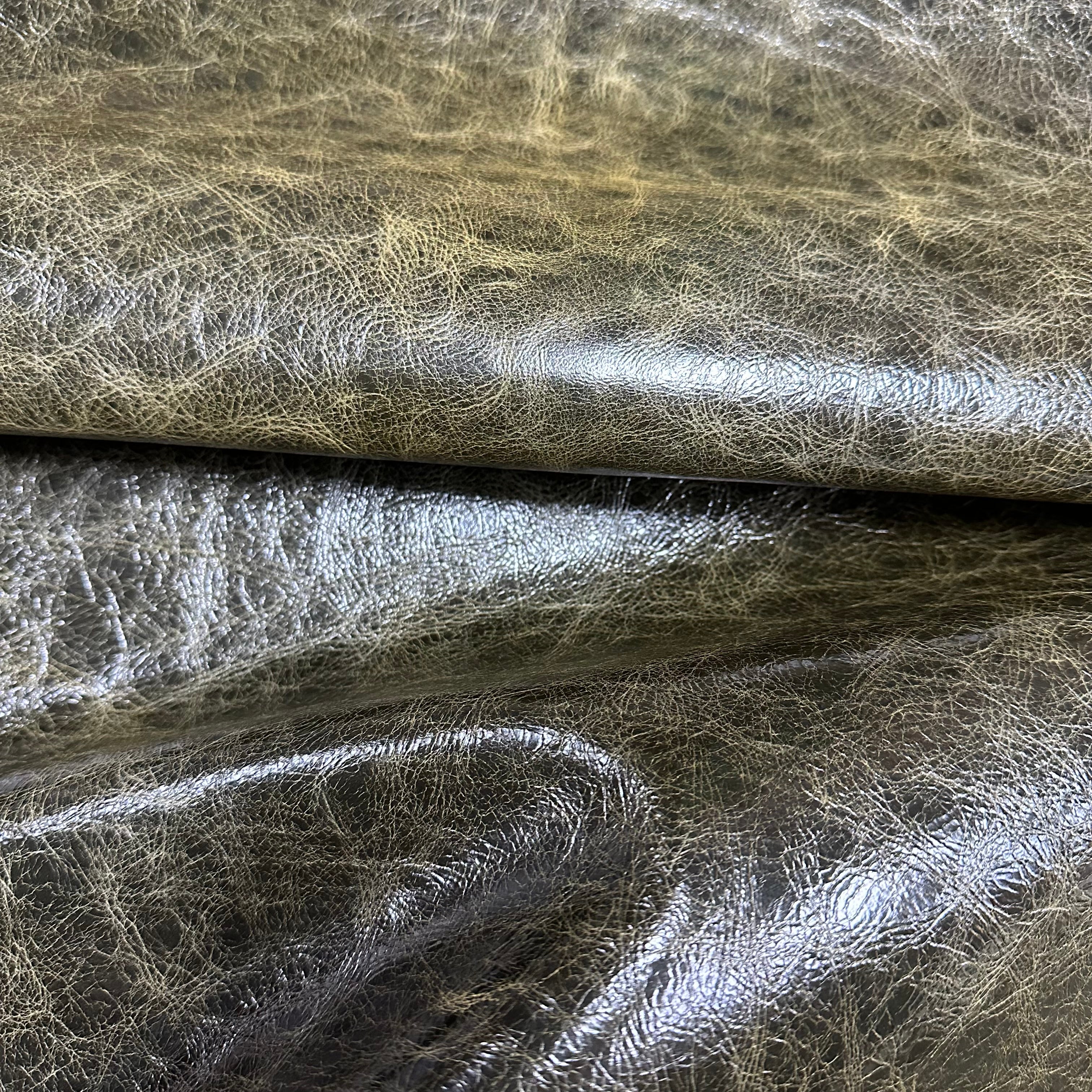 Glossy Vintage Distressed Lamb, 2 oz