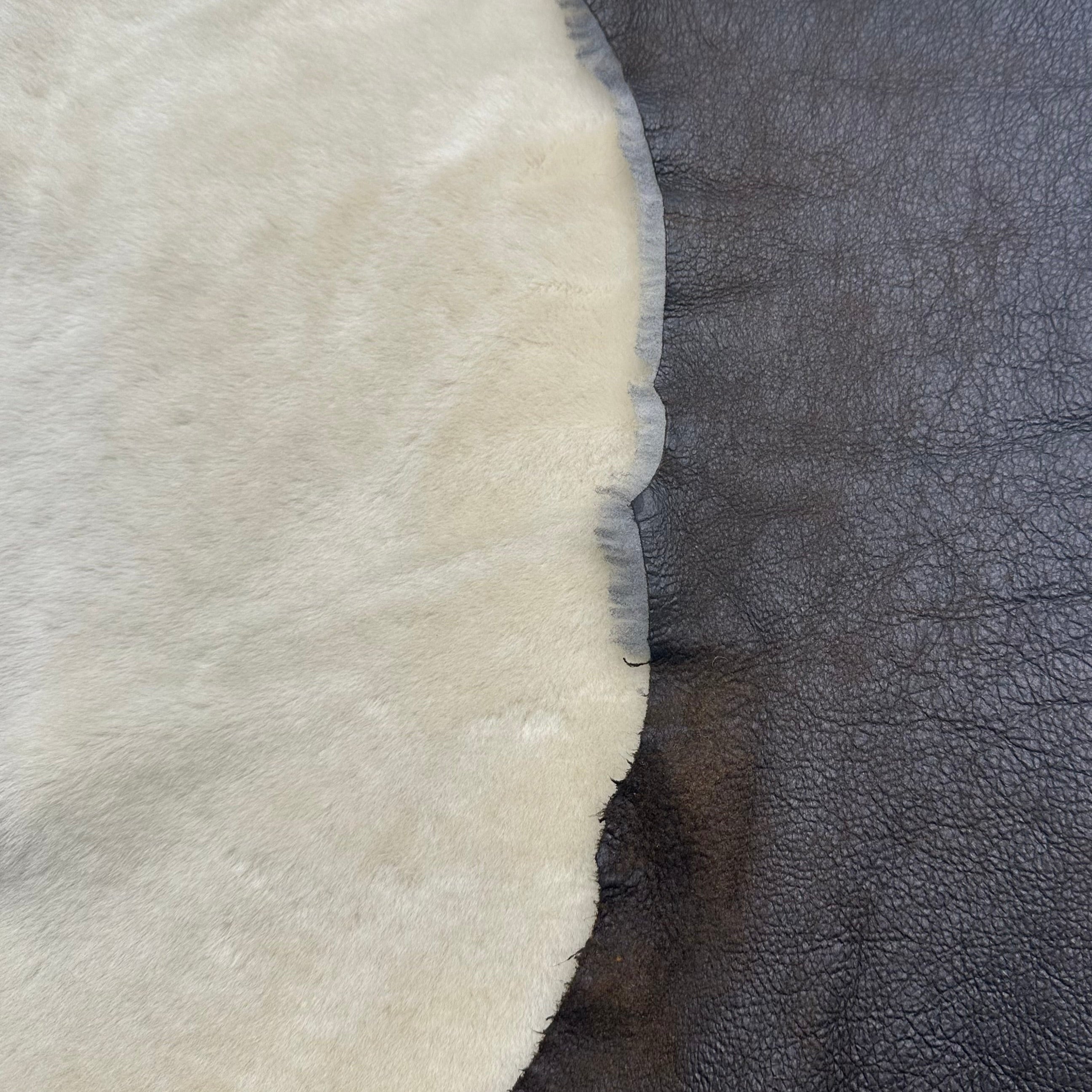 Ironed Merino Shearling 10mm - Natural, Distressed Brown Nappa Back