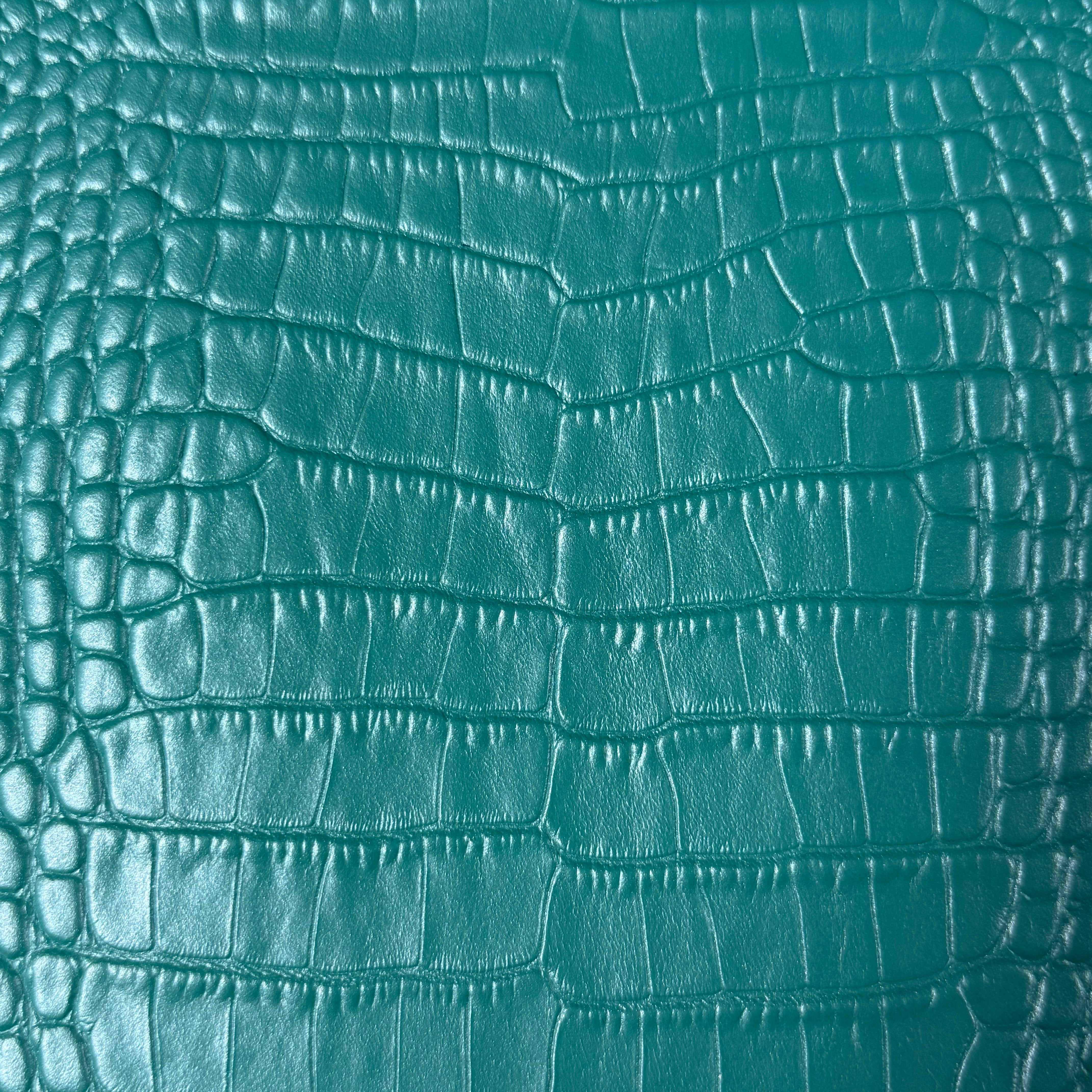 Pearlized Crocodile Embossed Cow, 2-3 oz