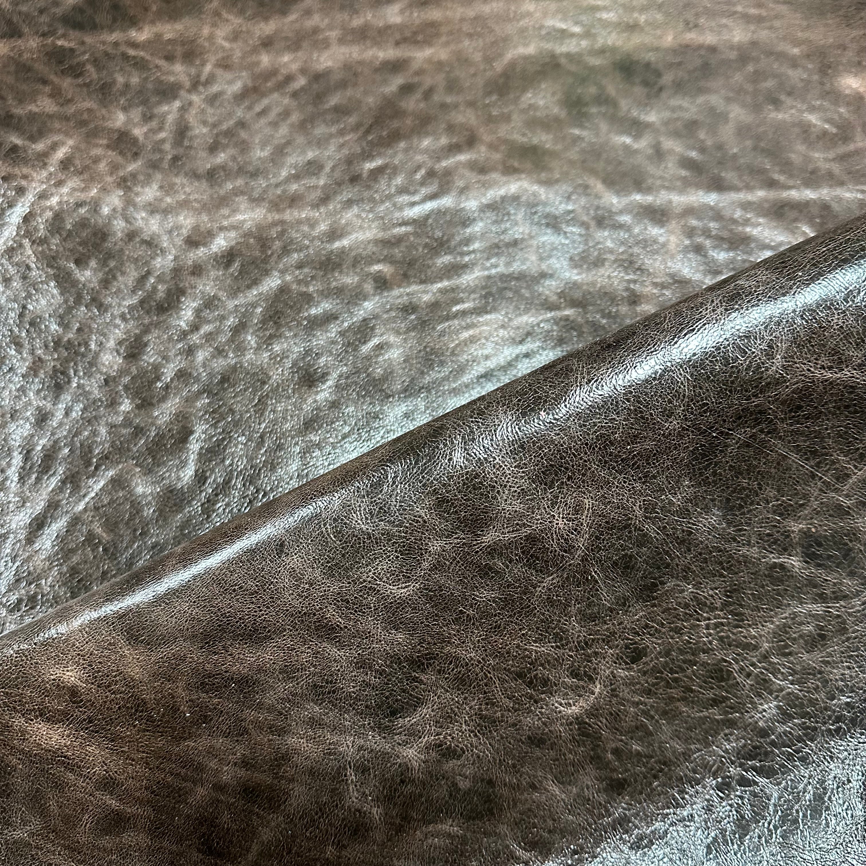 Glossy Vintage Distressed Lamb, 2 oz