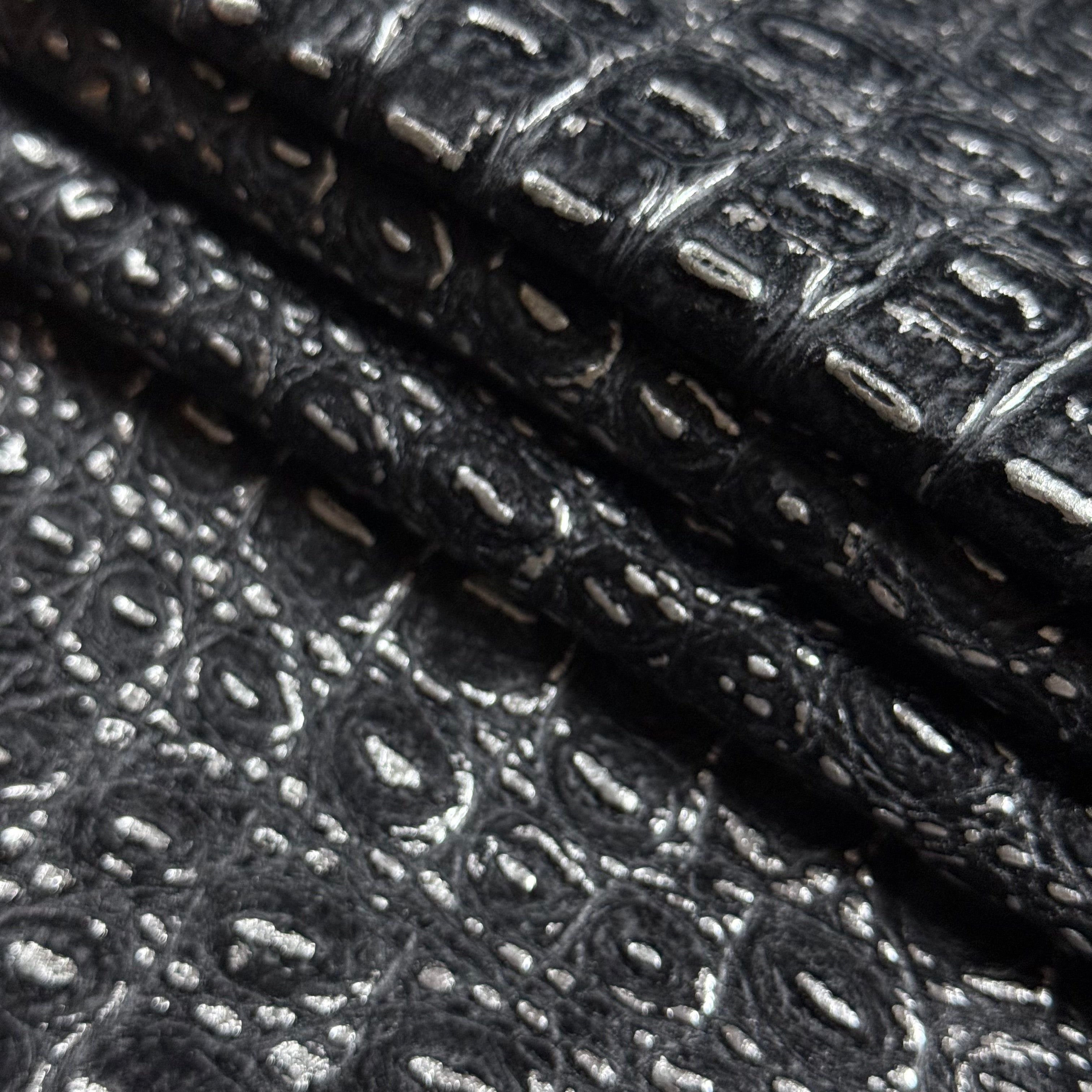 Hornback Croc Embossed Lamb, 1.5 oz - Champagne & Black