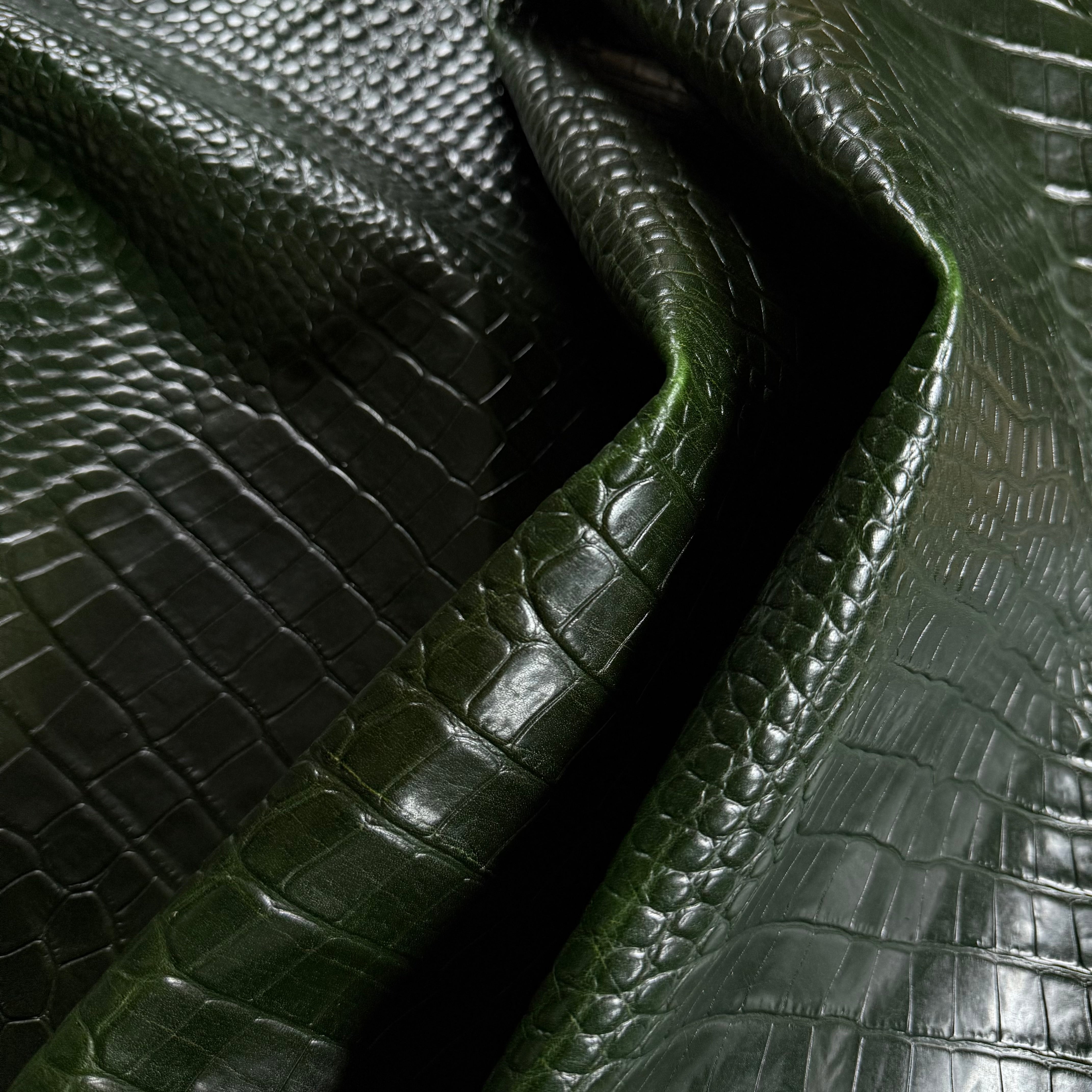 Artigiano Del Cuoio (ADC) Old Fashioned Alligator Embossed, 3 oz | Green and Black