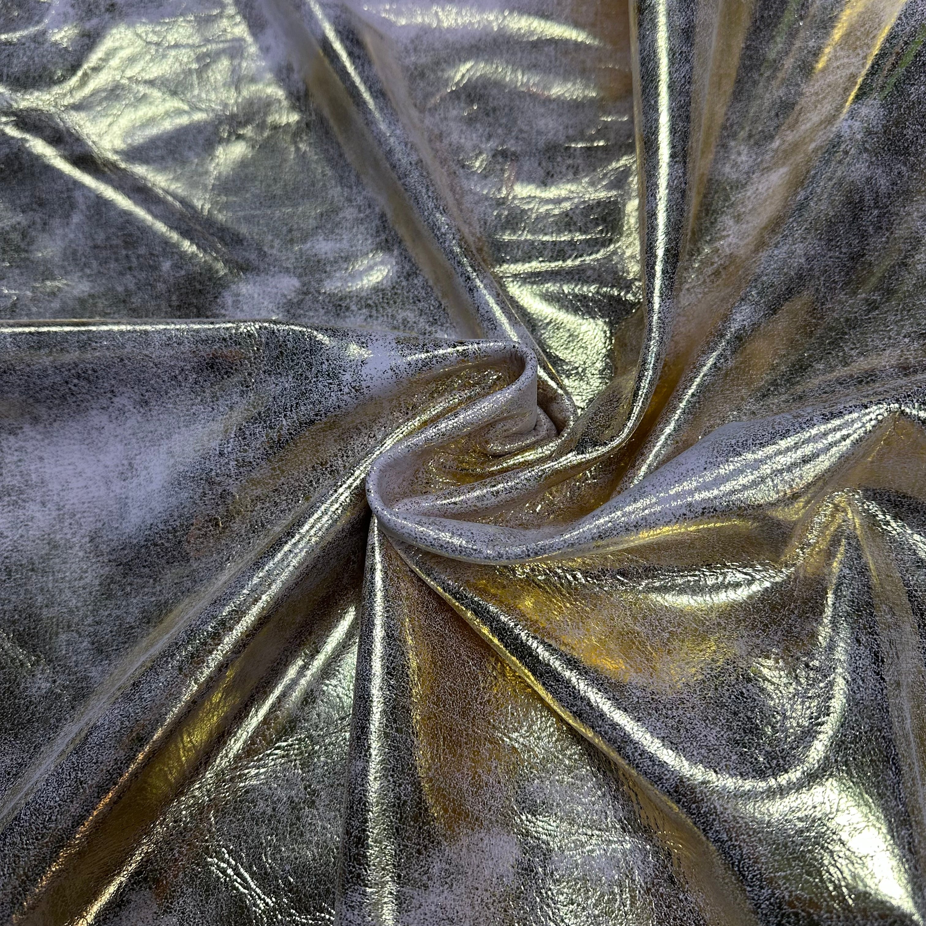 Distressed Metallic Cow Nubuck, 3 oz