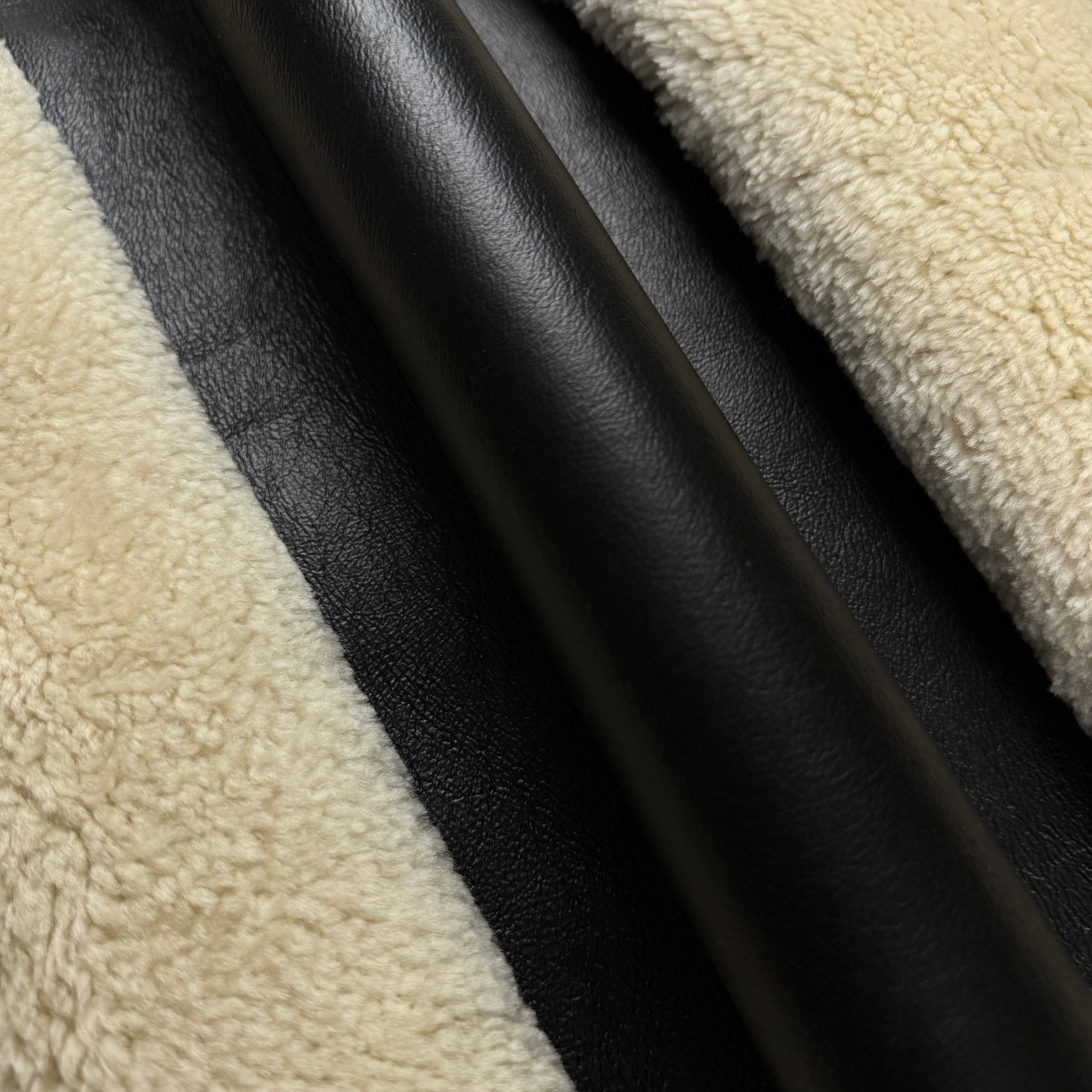 Natural Curly Merino Shearling, 10-12 mm - Black Nappa Back