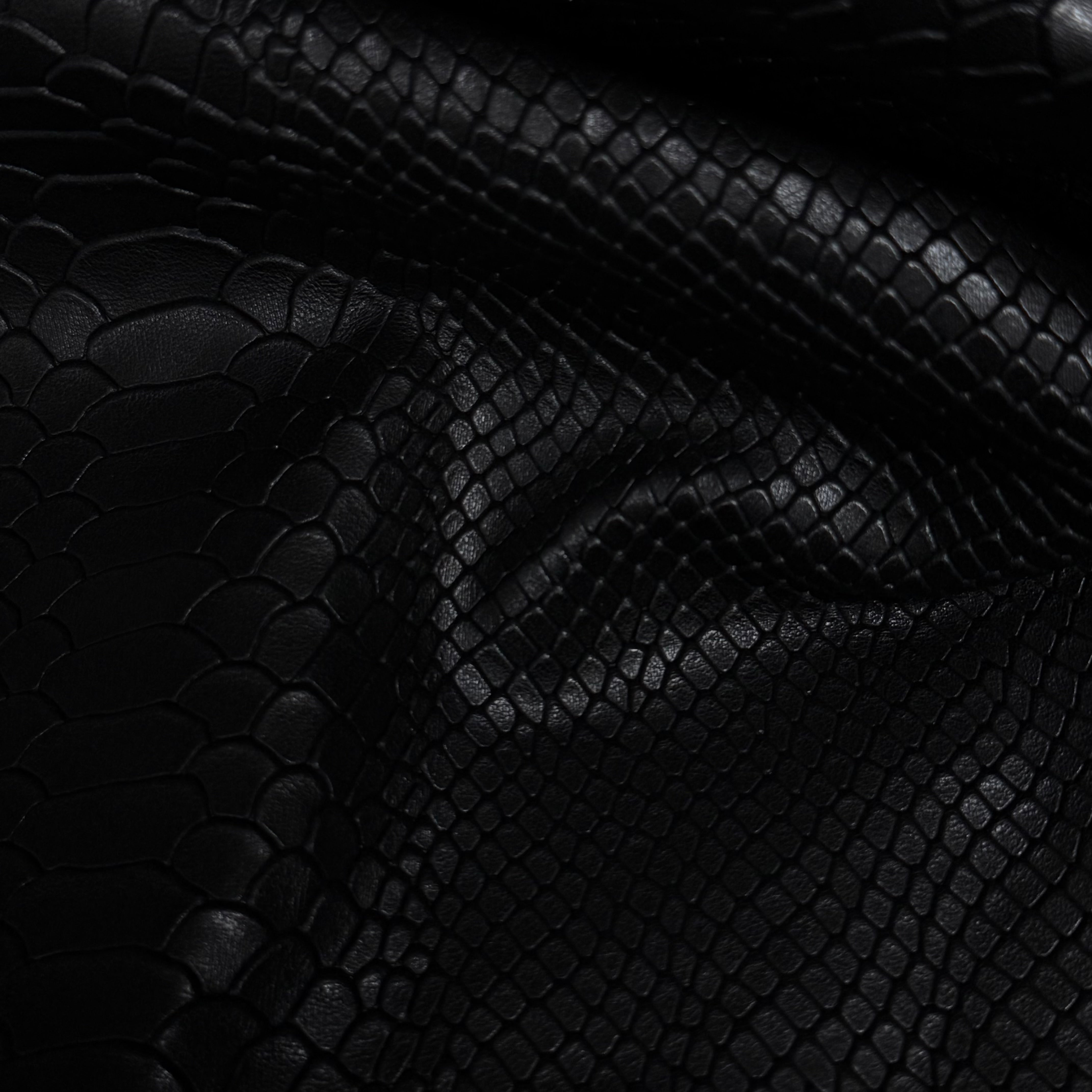 Cobra Embossed Veg Tan Lamb, 2.5 oz | 2 Colors