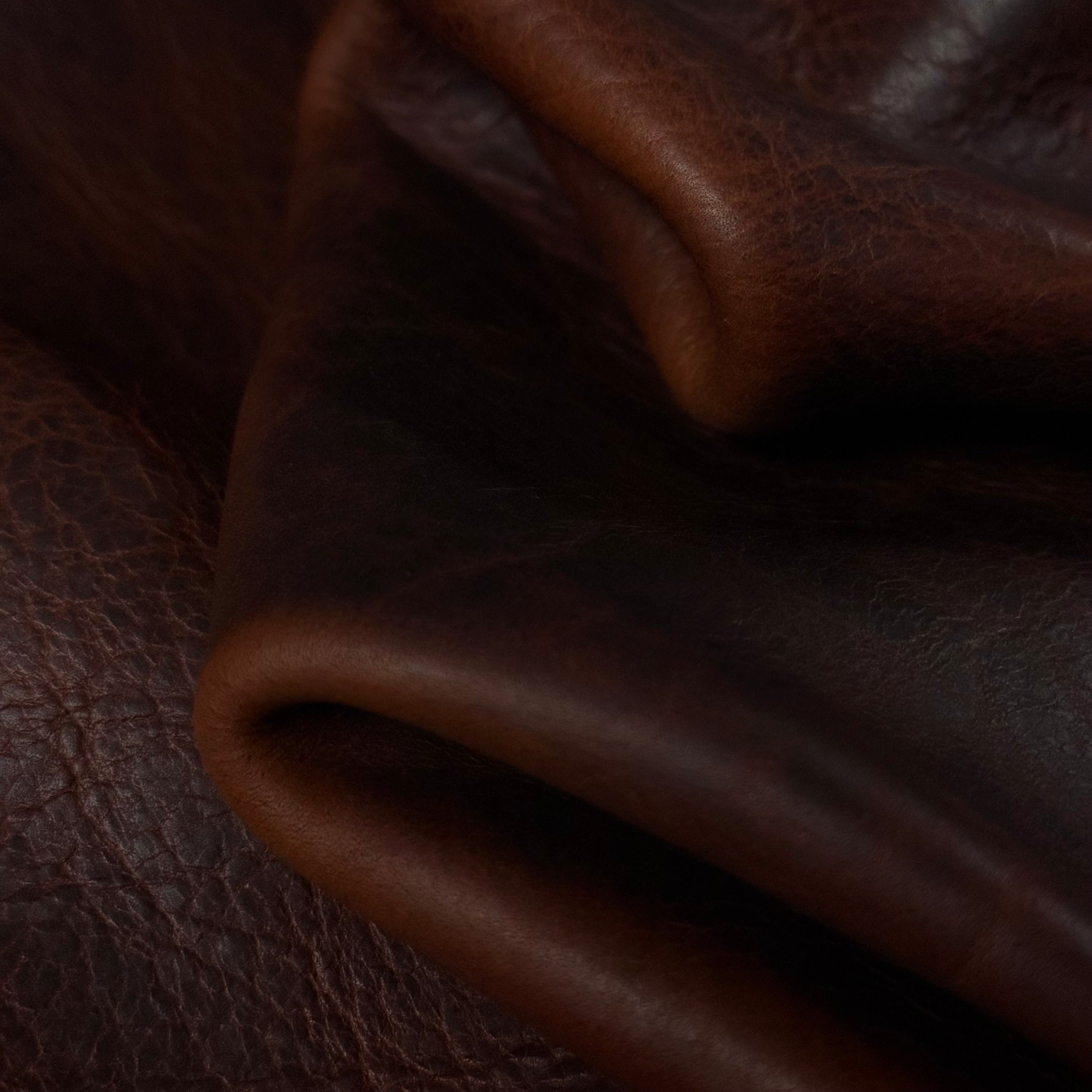 Oiled Pull-Up Bison, 5-6 oz - 2 Matte Colors