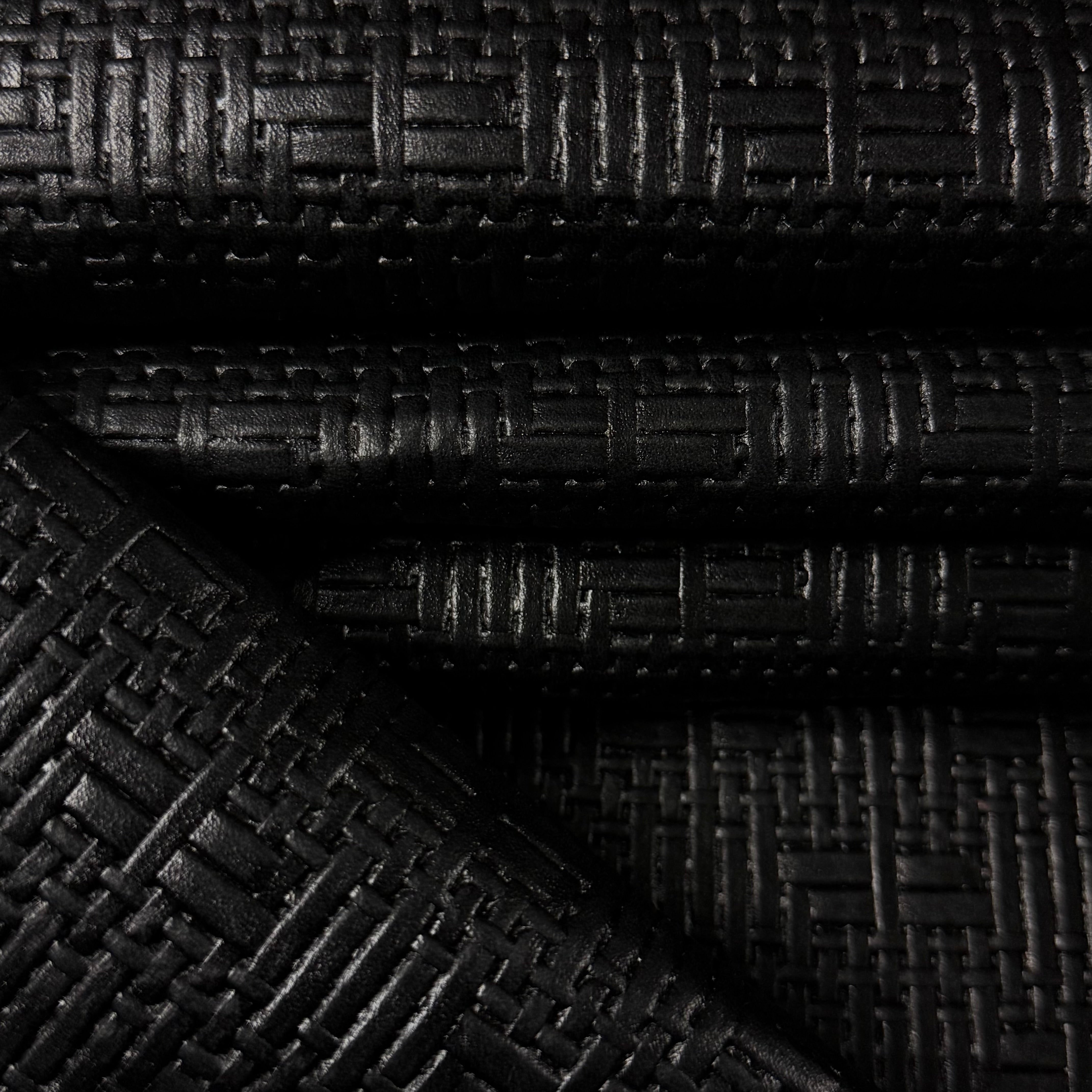 Raffia Embossed Cow, 2.5 oz - Black