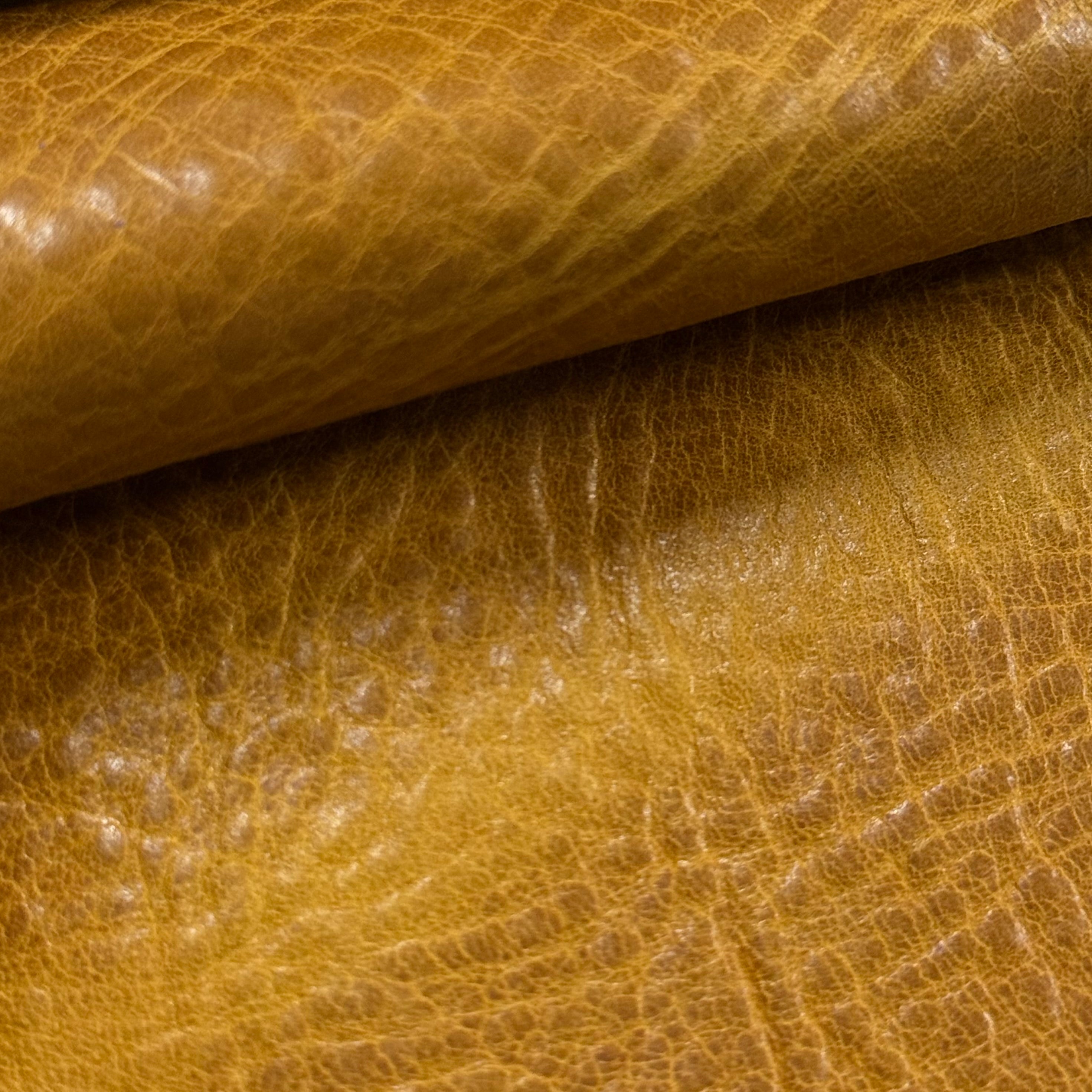 Heritage Natural Grain Pull-Up Cowhide, 4 oz | 15 Colors