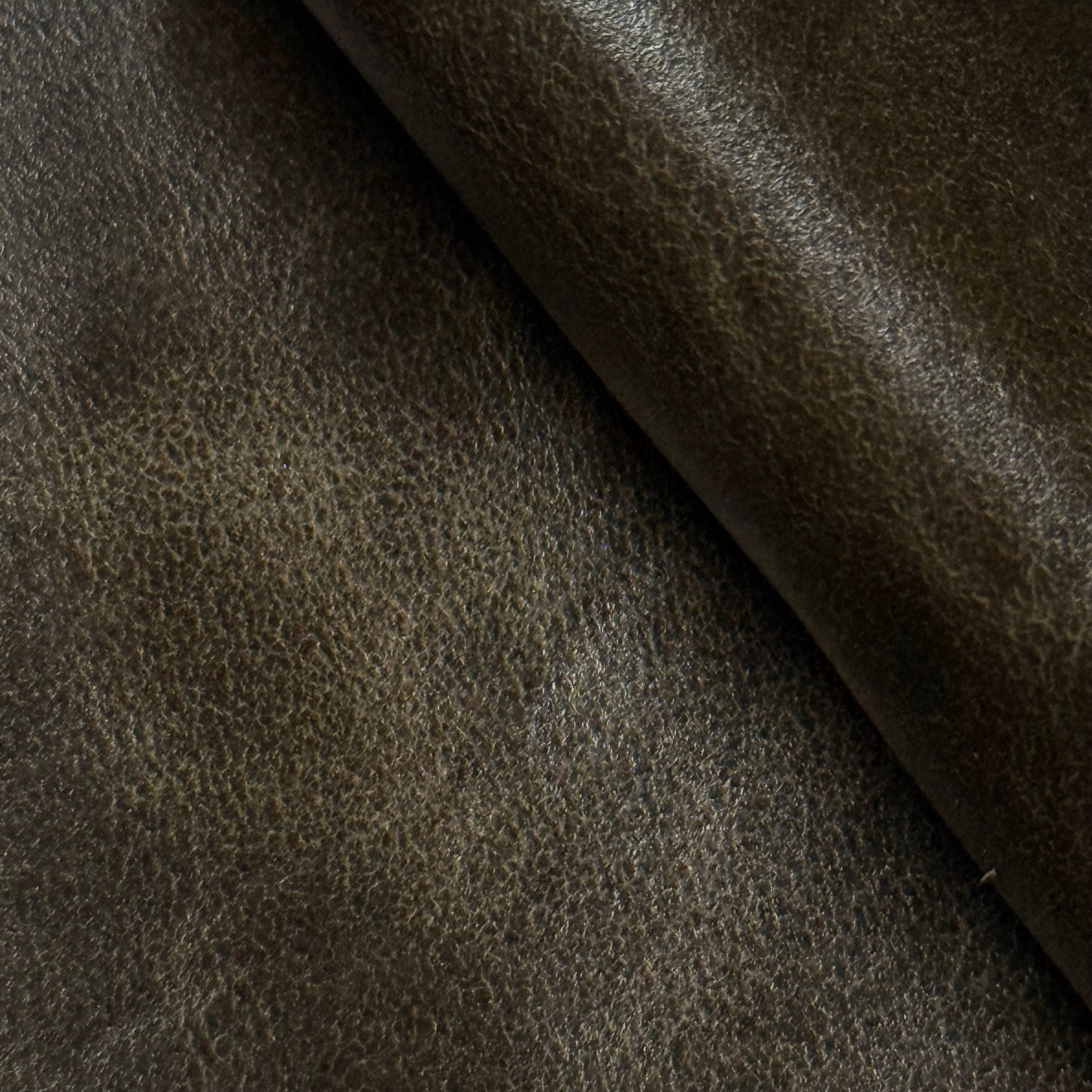 Oil Tanned Pull-Up Cowhide, 3 oz | 15+ Colors