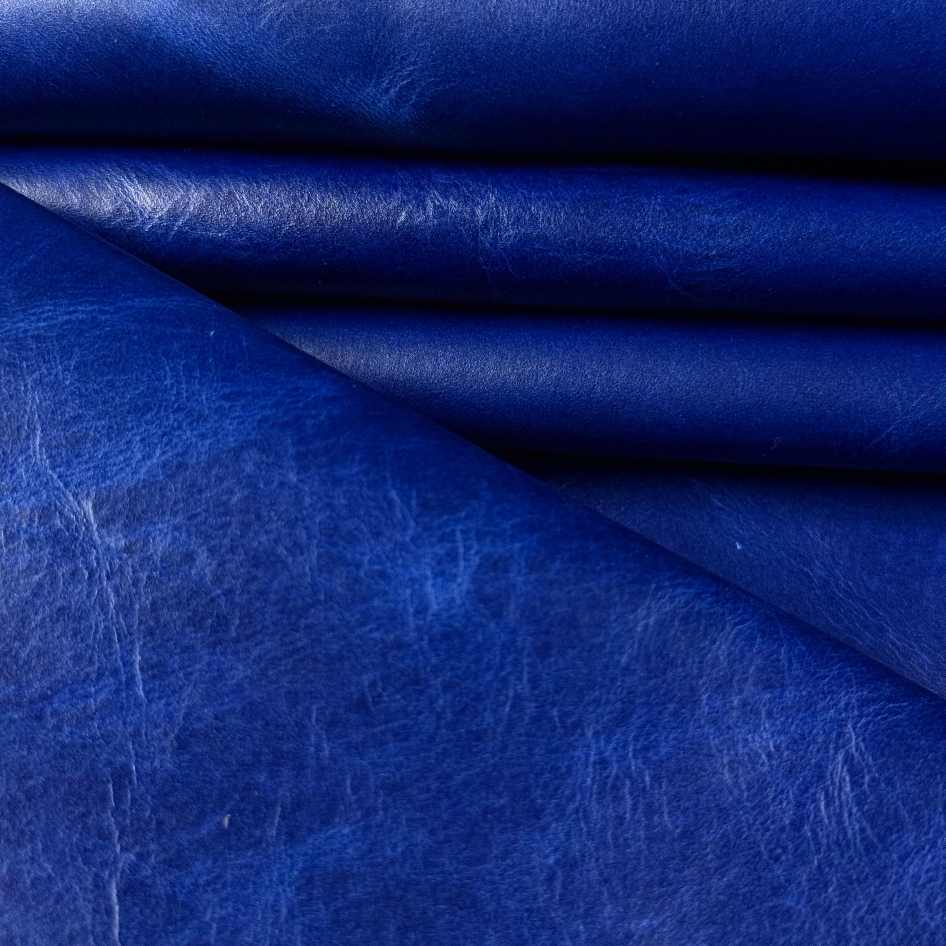 Oil Tanned Pull-Up Cowhide, 3 oz | 15+ Colors