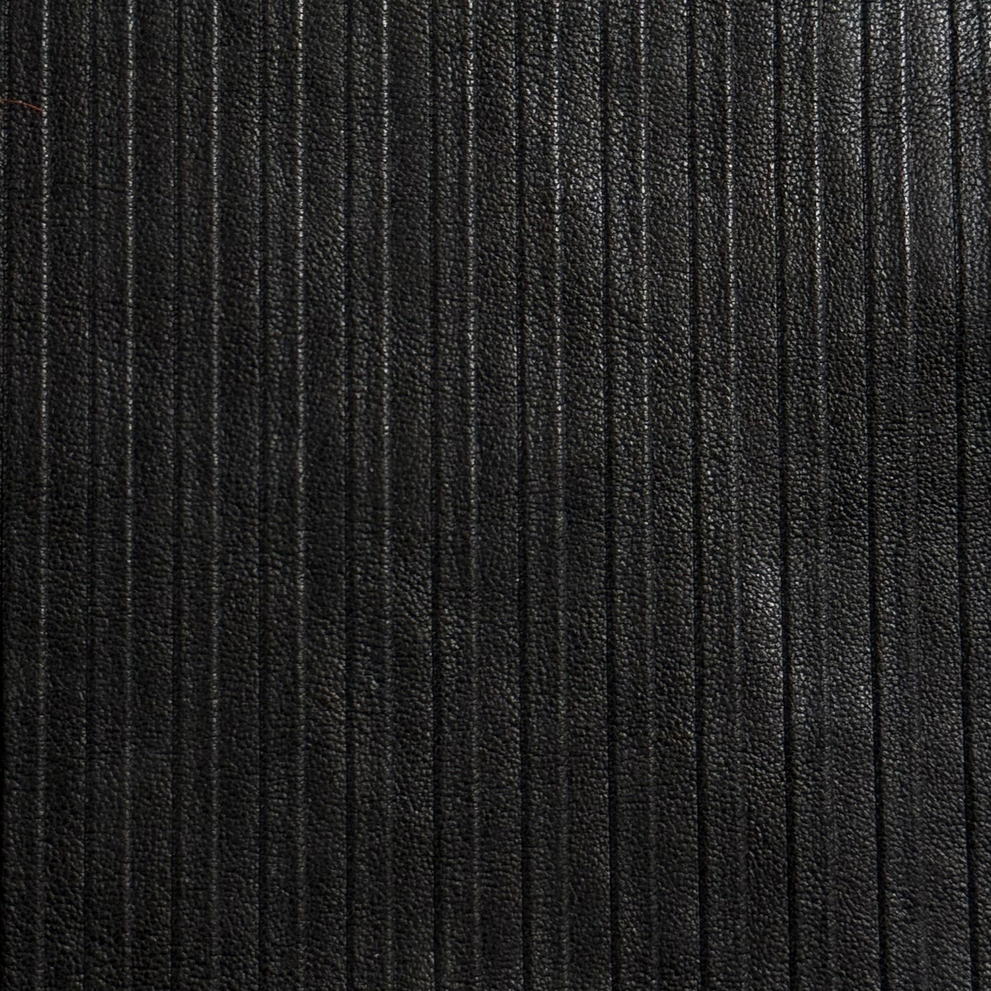 Pleated Embossed Veg Tan Lamb, 2.5 oz | Black