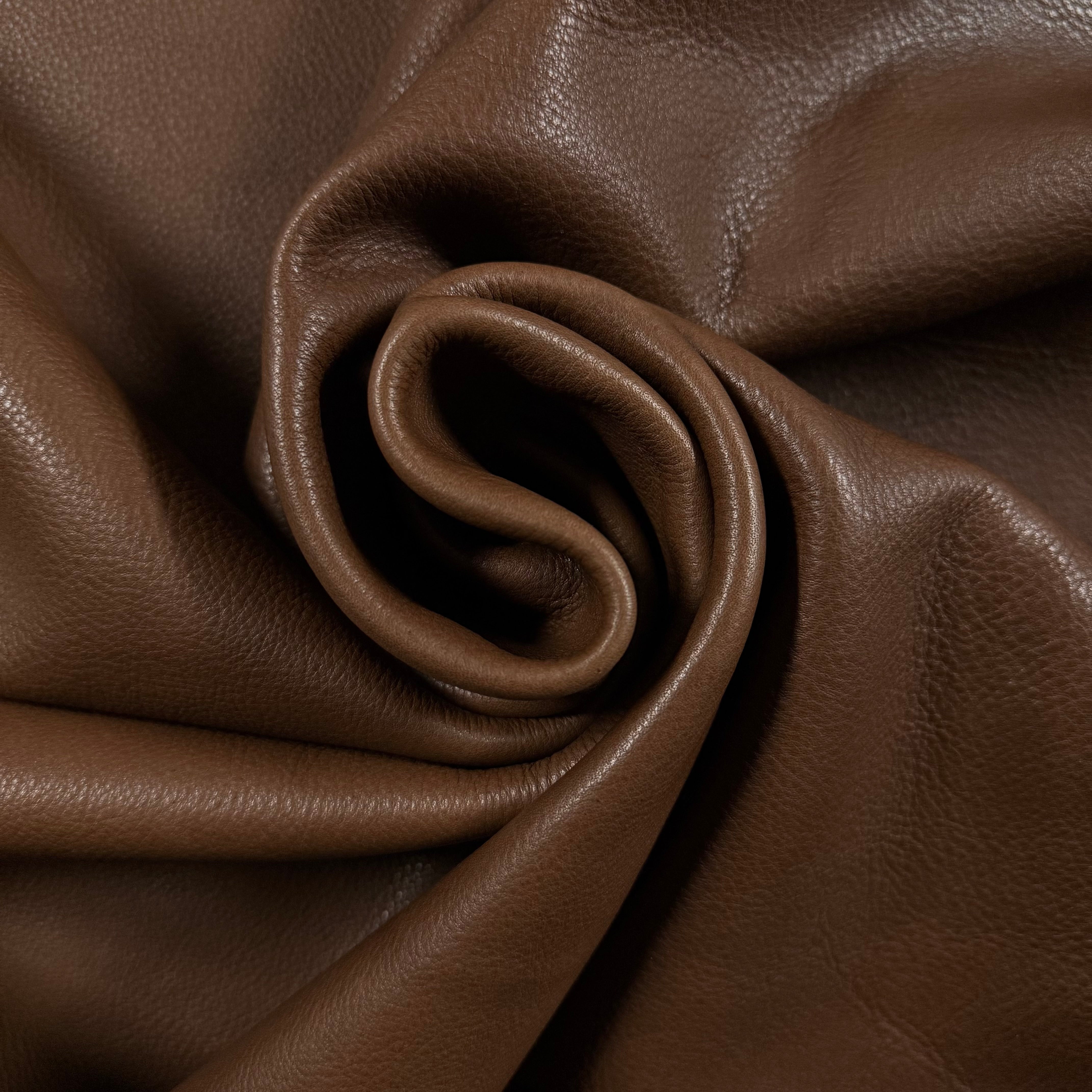 Veg Line Cowhide - Soft Veg Tan Leather, 3-4 oz | 15+ Colors