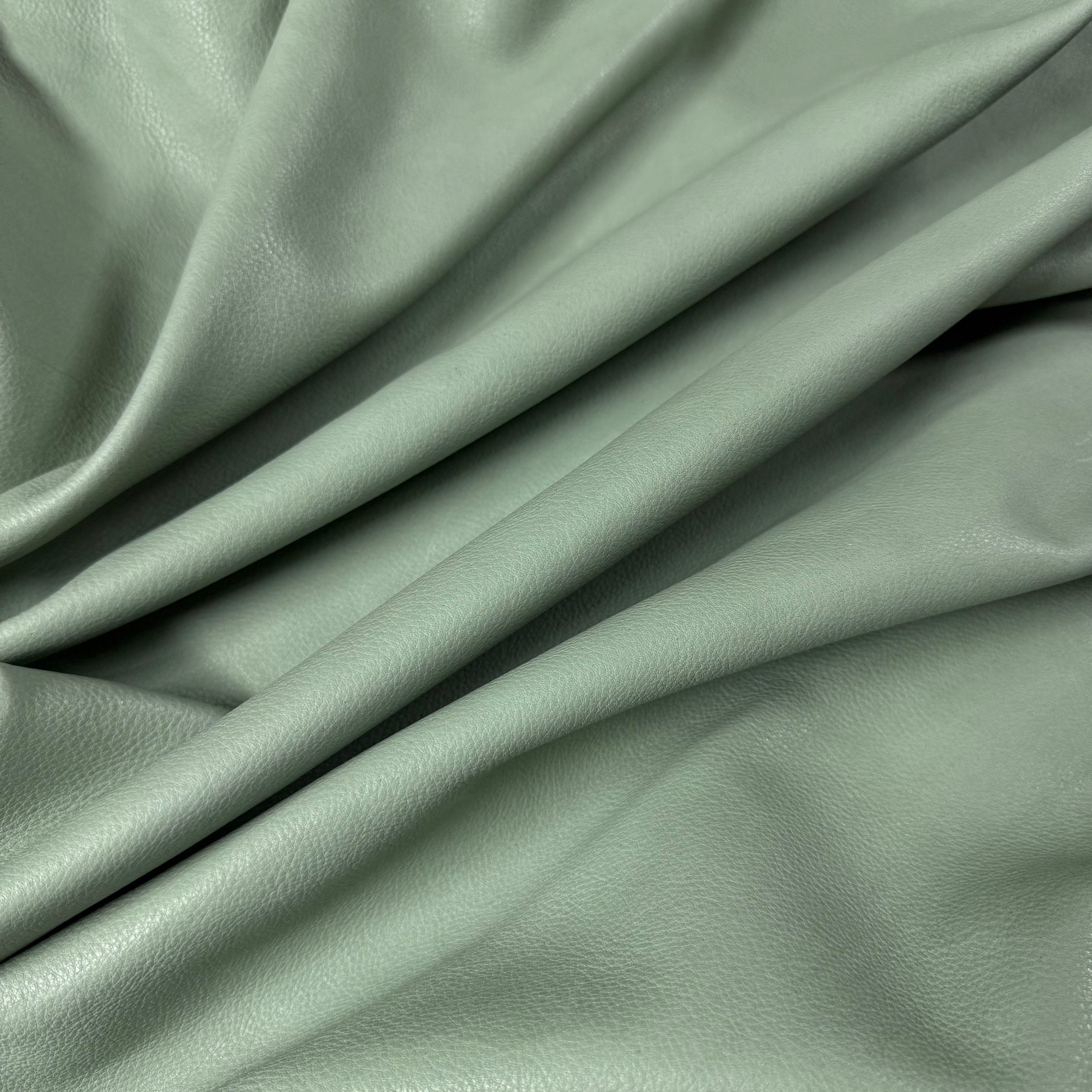 Veg Line Cowhide - Soft Veg Tan Leather, 3-4 oz | 15+ Colors