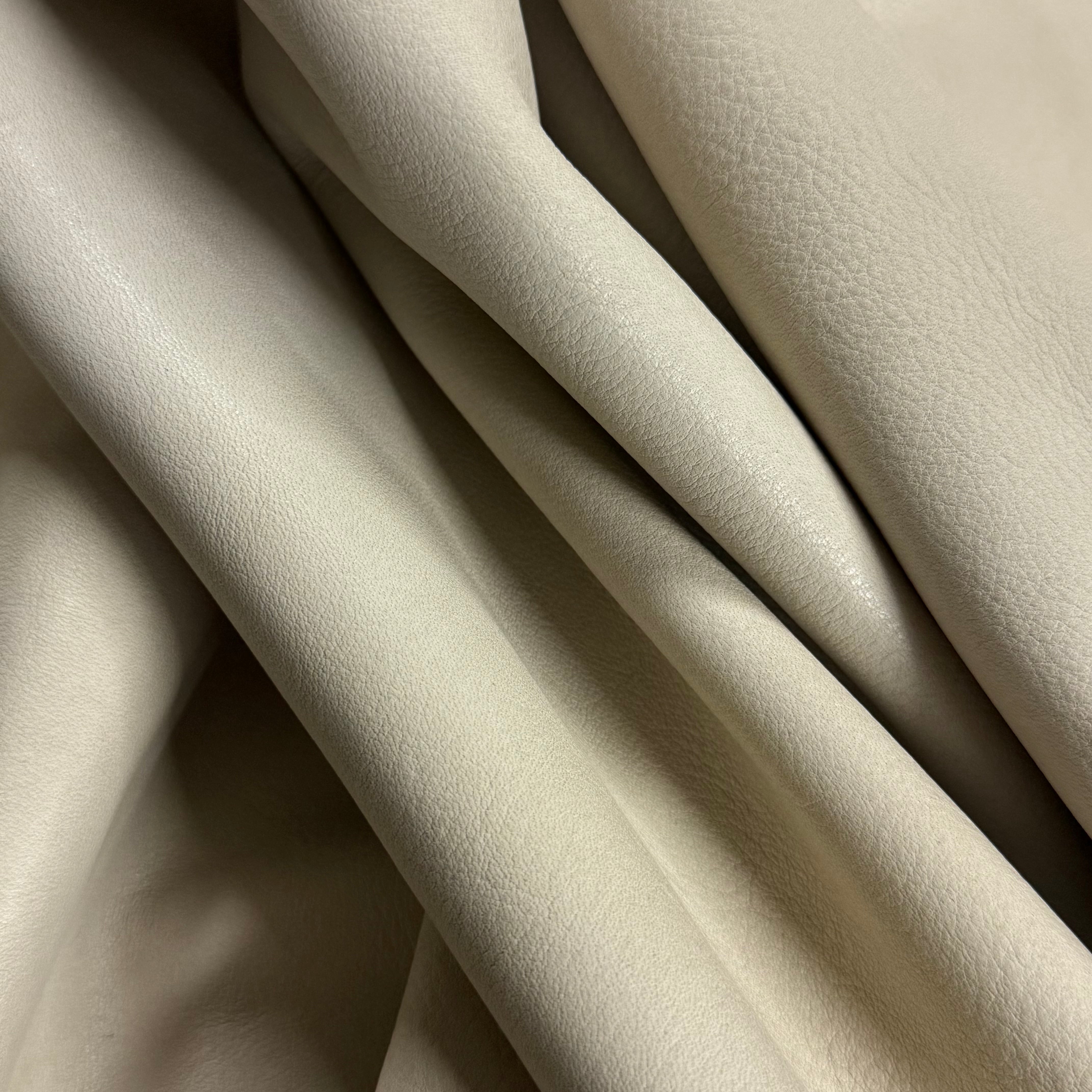 Veg Line Cowhide - Soft Veg Tan Leather, 3-4 oz | 15+ Colors