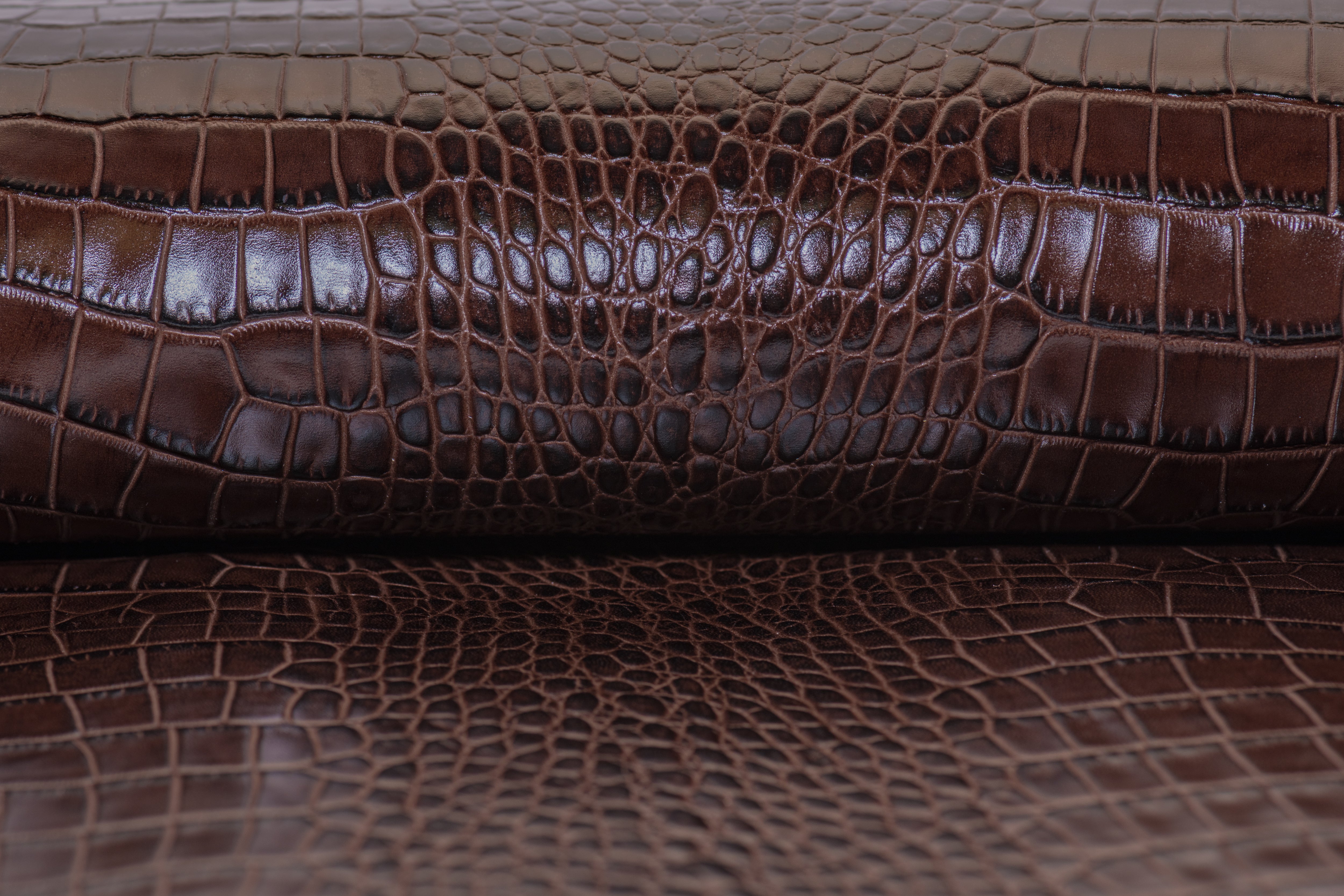 Crocodile Embossed Cow, 2-3 oz