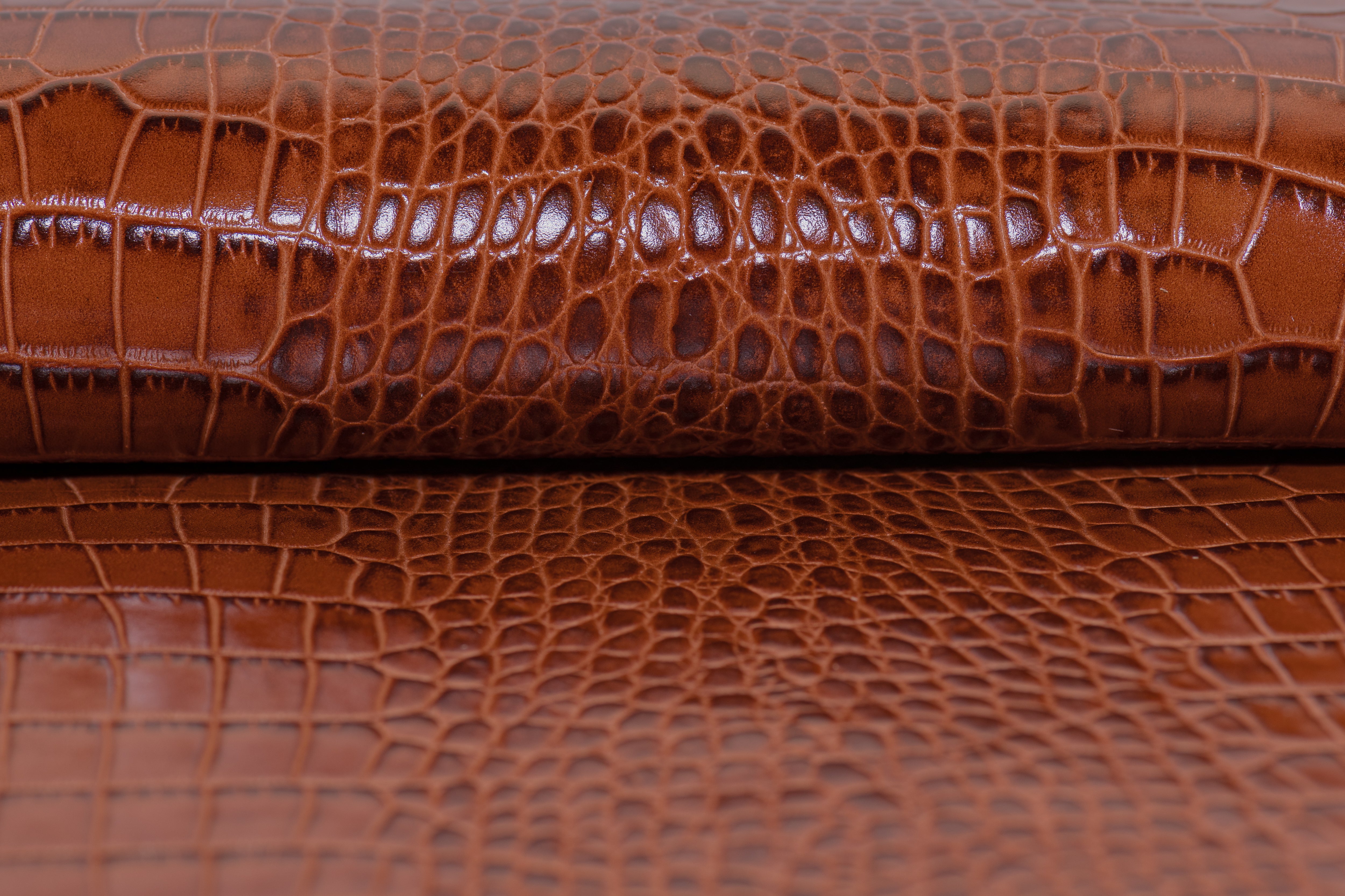 Crocodile Embossed Cow, 2-3 oz