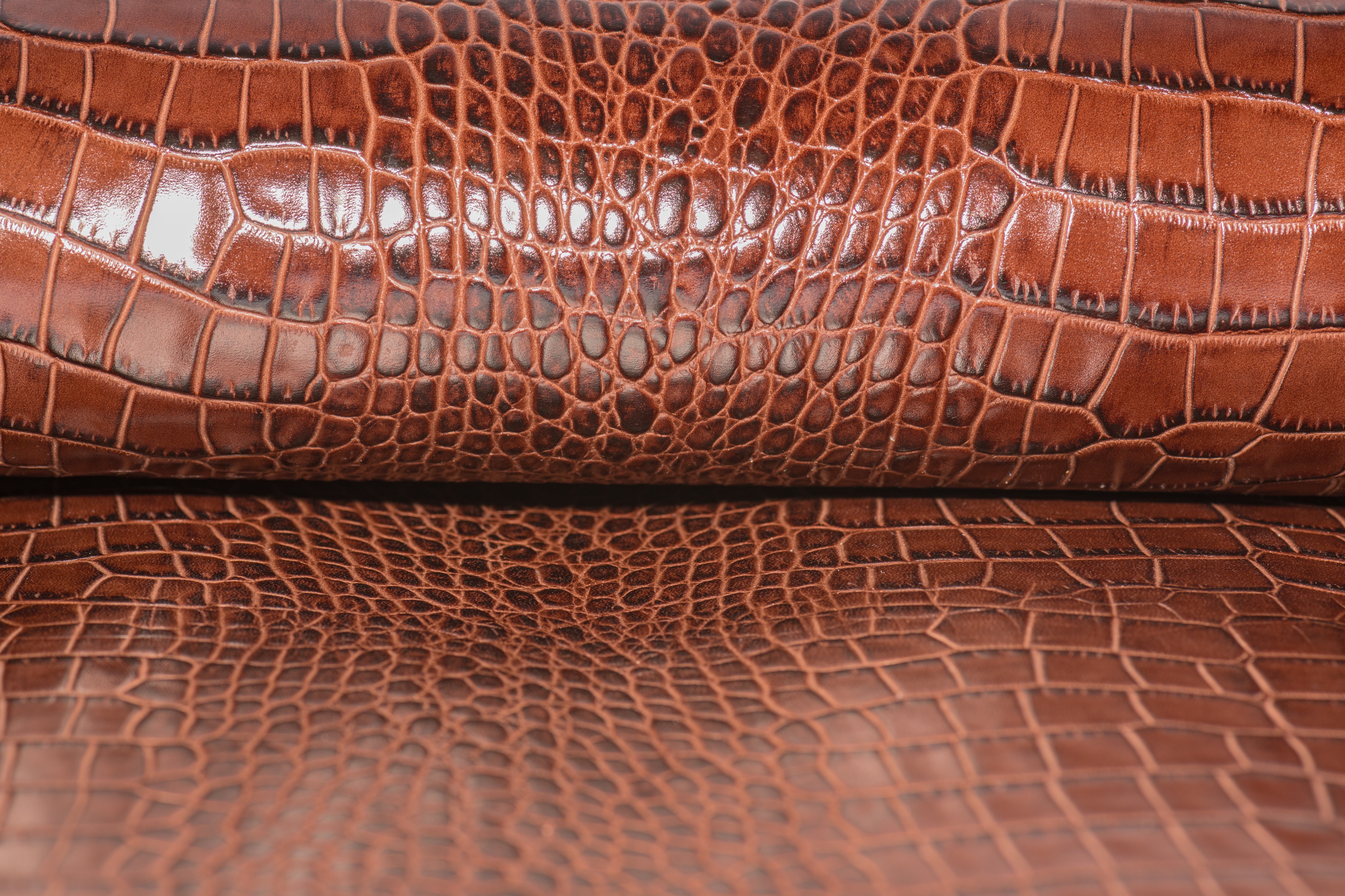 Crocodile Embossed Cow, 2-3 oz