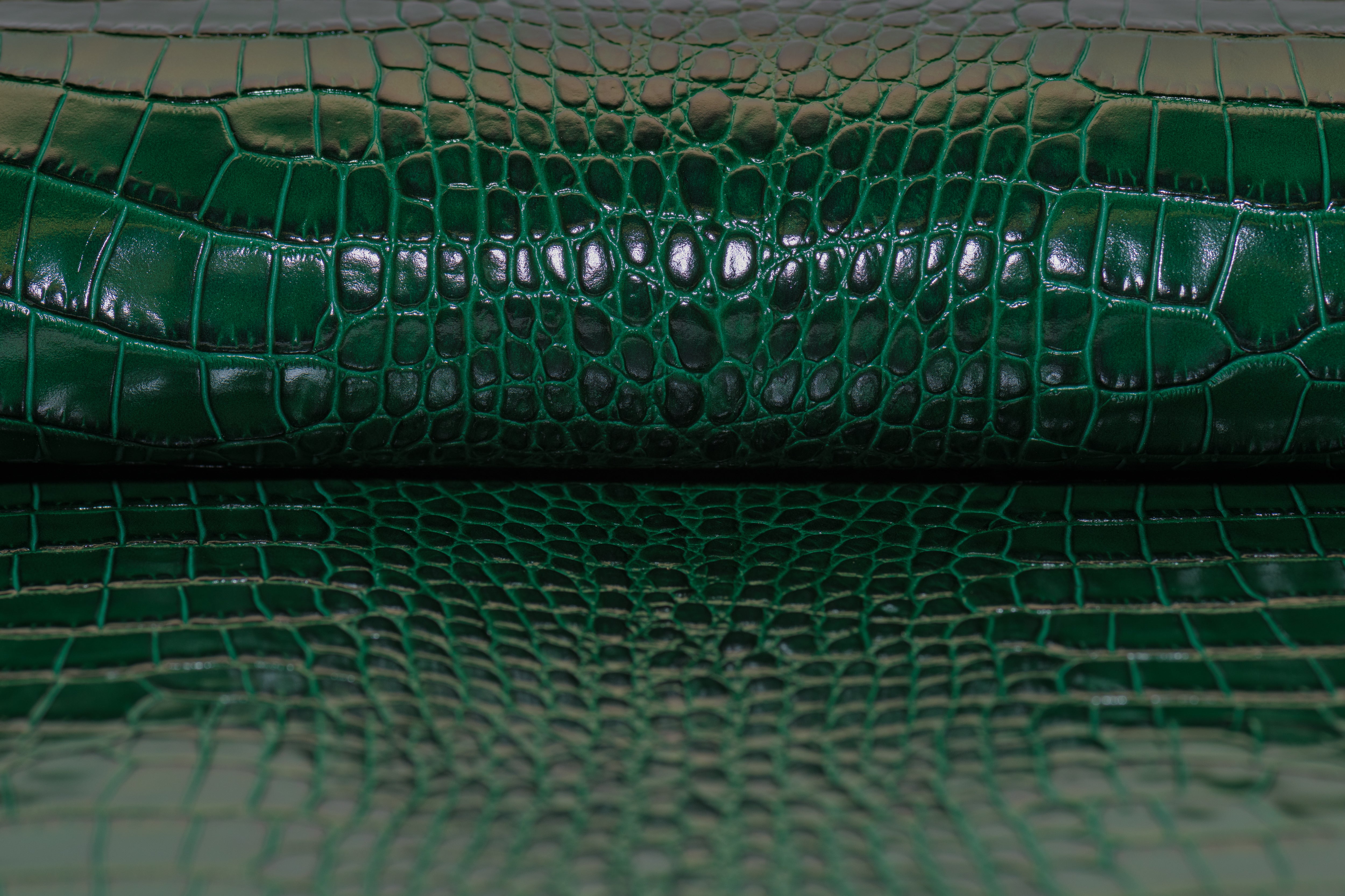 Crocodile Embossed Cow, 2-3 oz