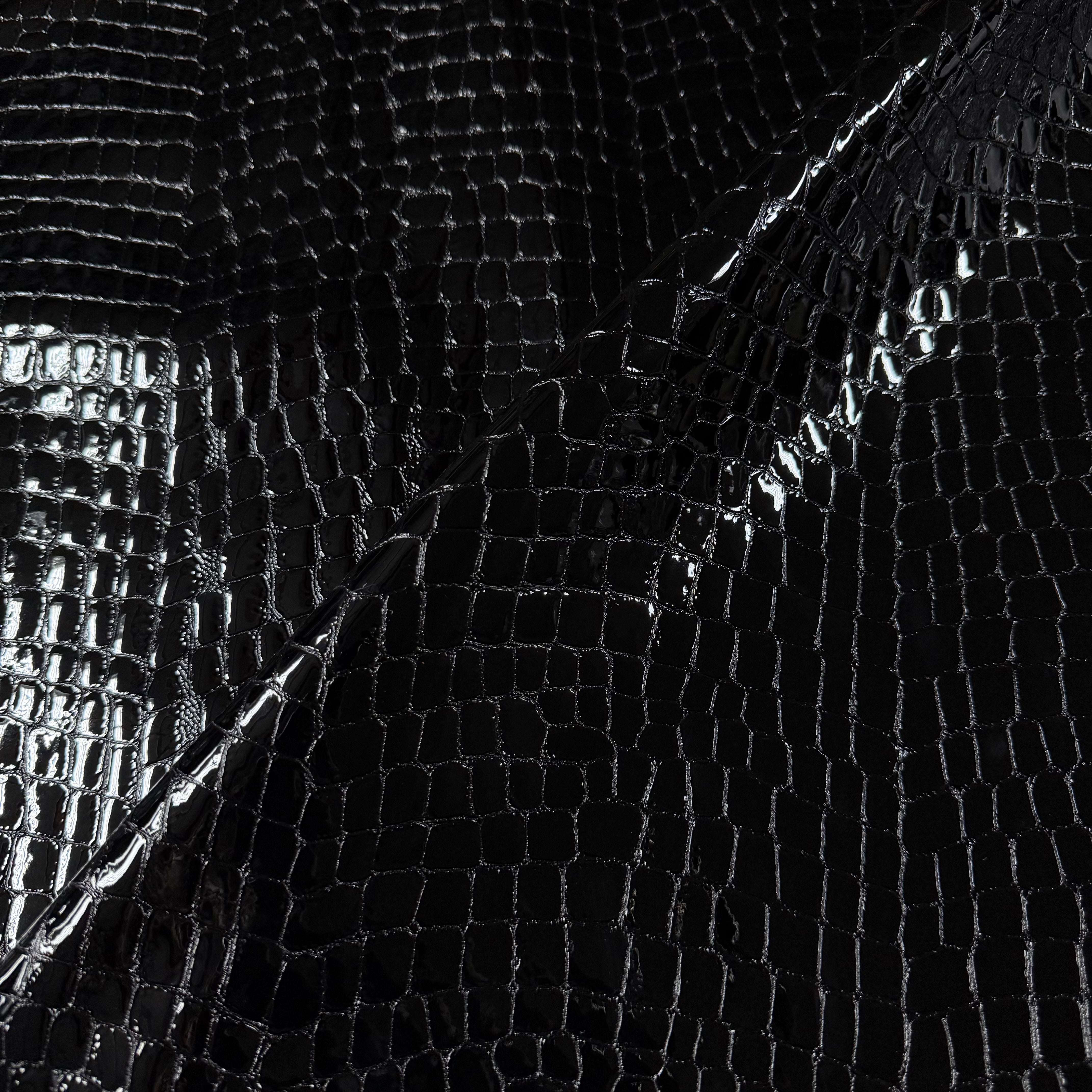 Italian Dragon Scale Embossed Patent Calf, 3 oz - Black