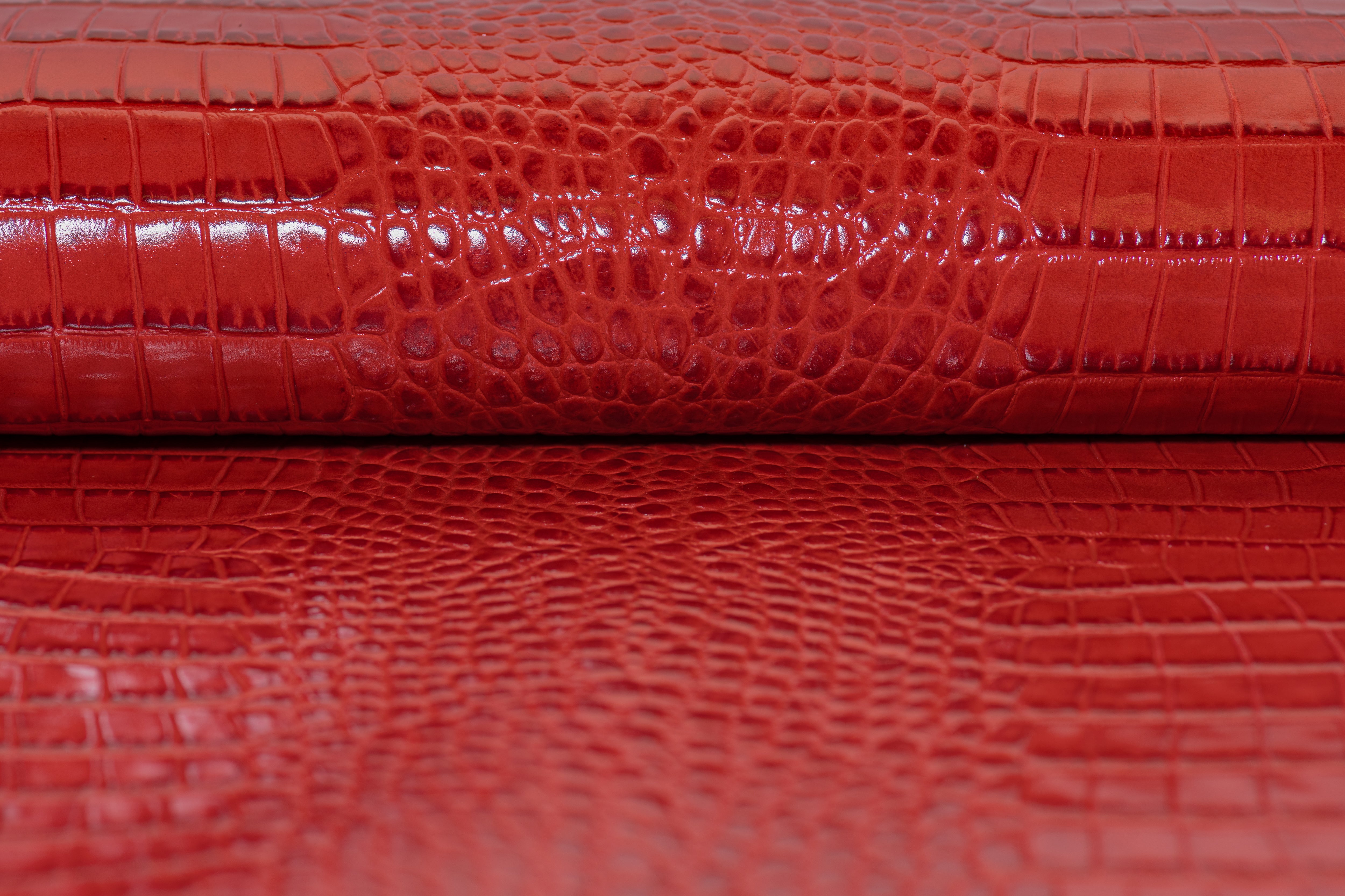 Crocodile Embossed Cow, 2-3 oz