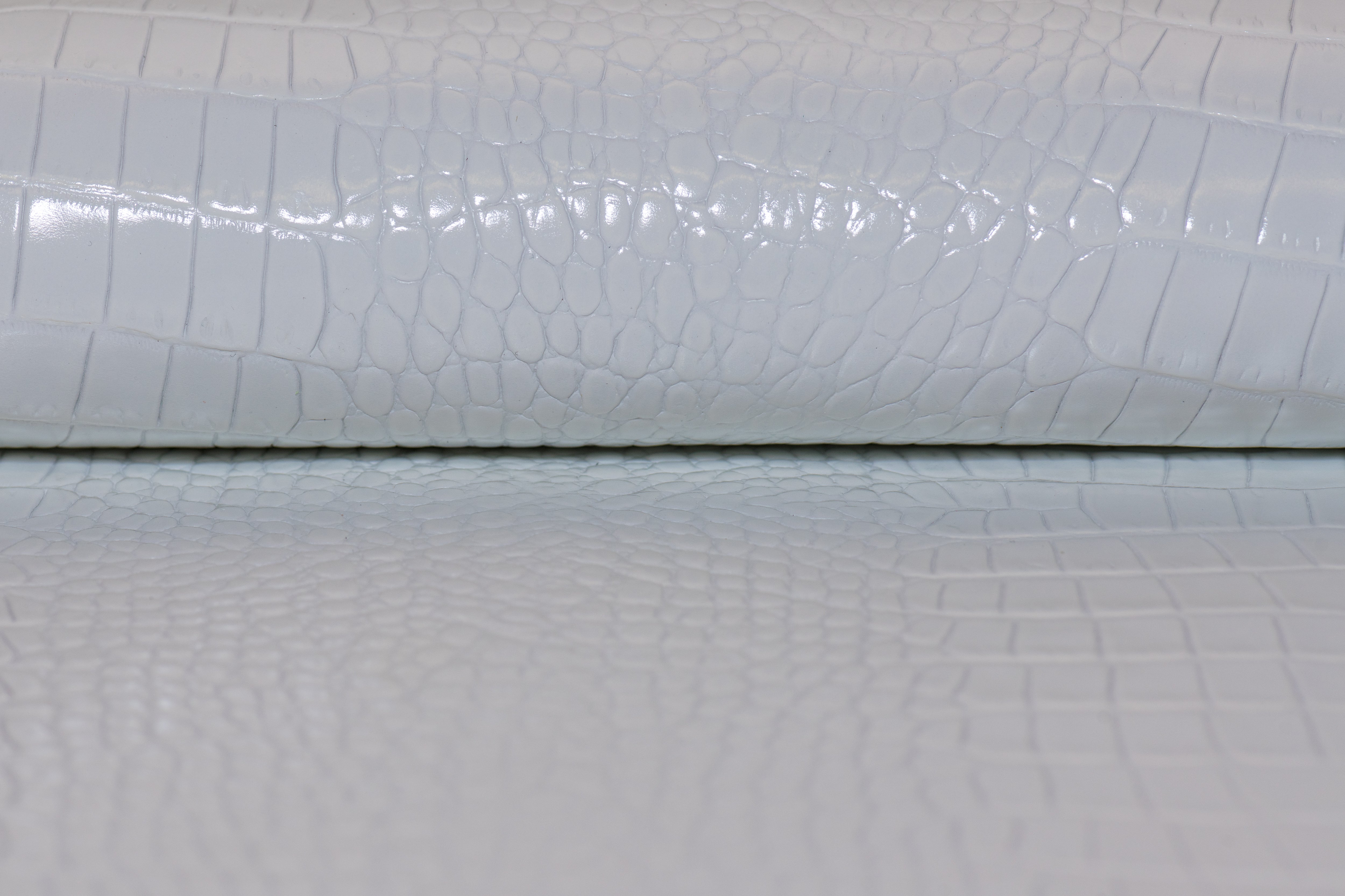 Crocodile Embossed Cow, 2-3 oz