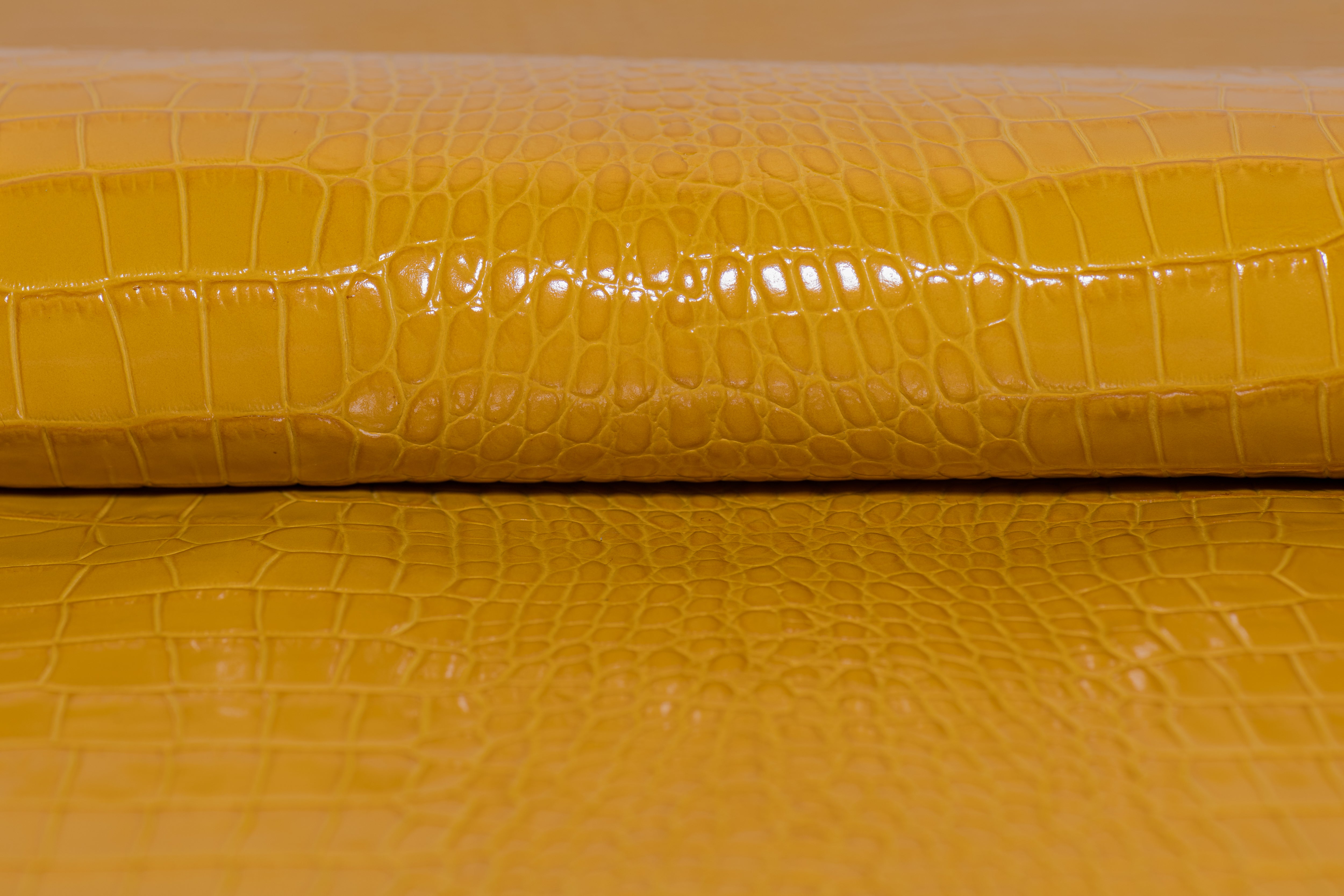 Crocodile Embossed Cow, 2-3 oz