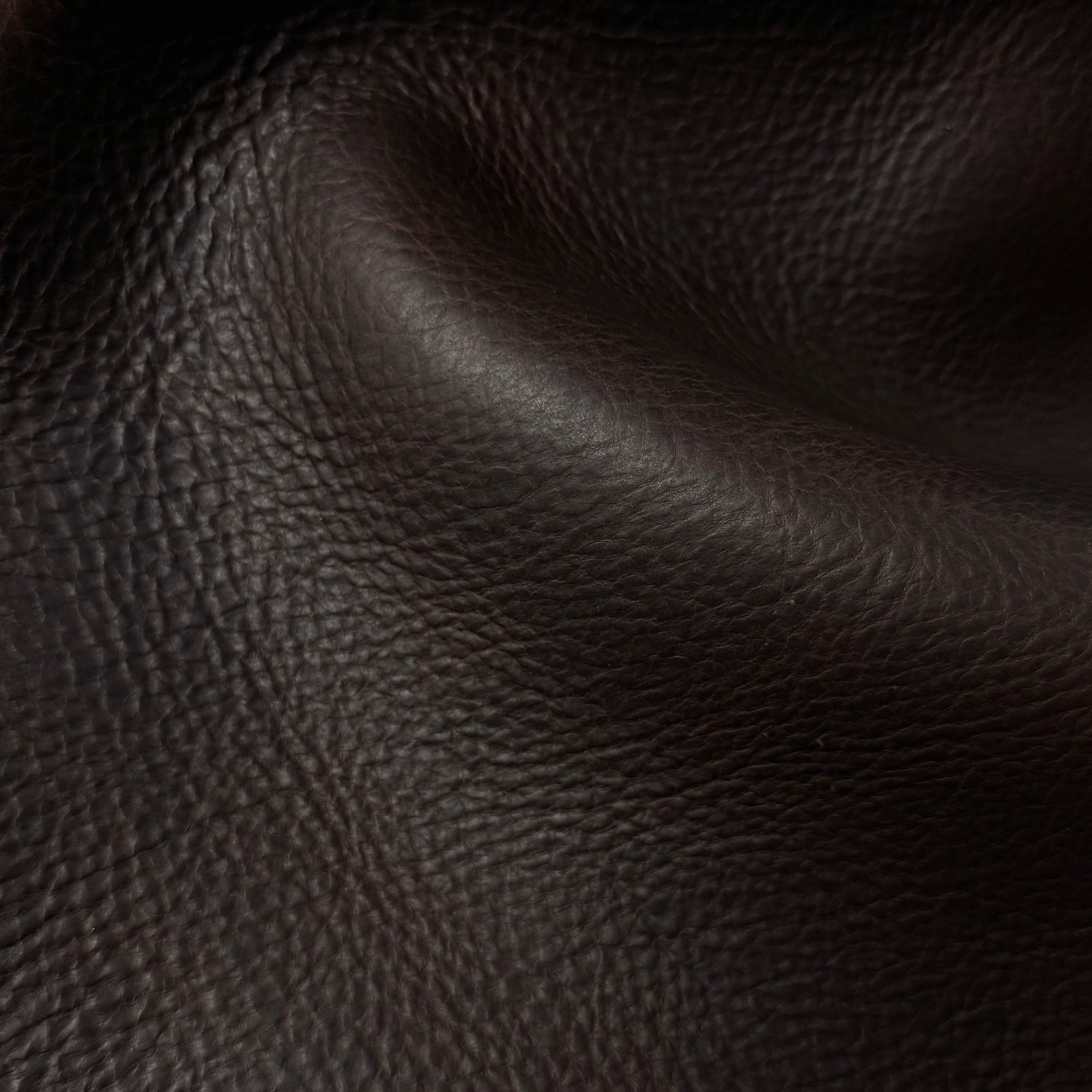 Oiled Pull-Up Bison, 5-6 oz - 2 Matte Colors
