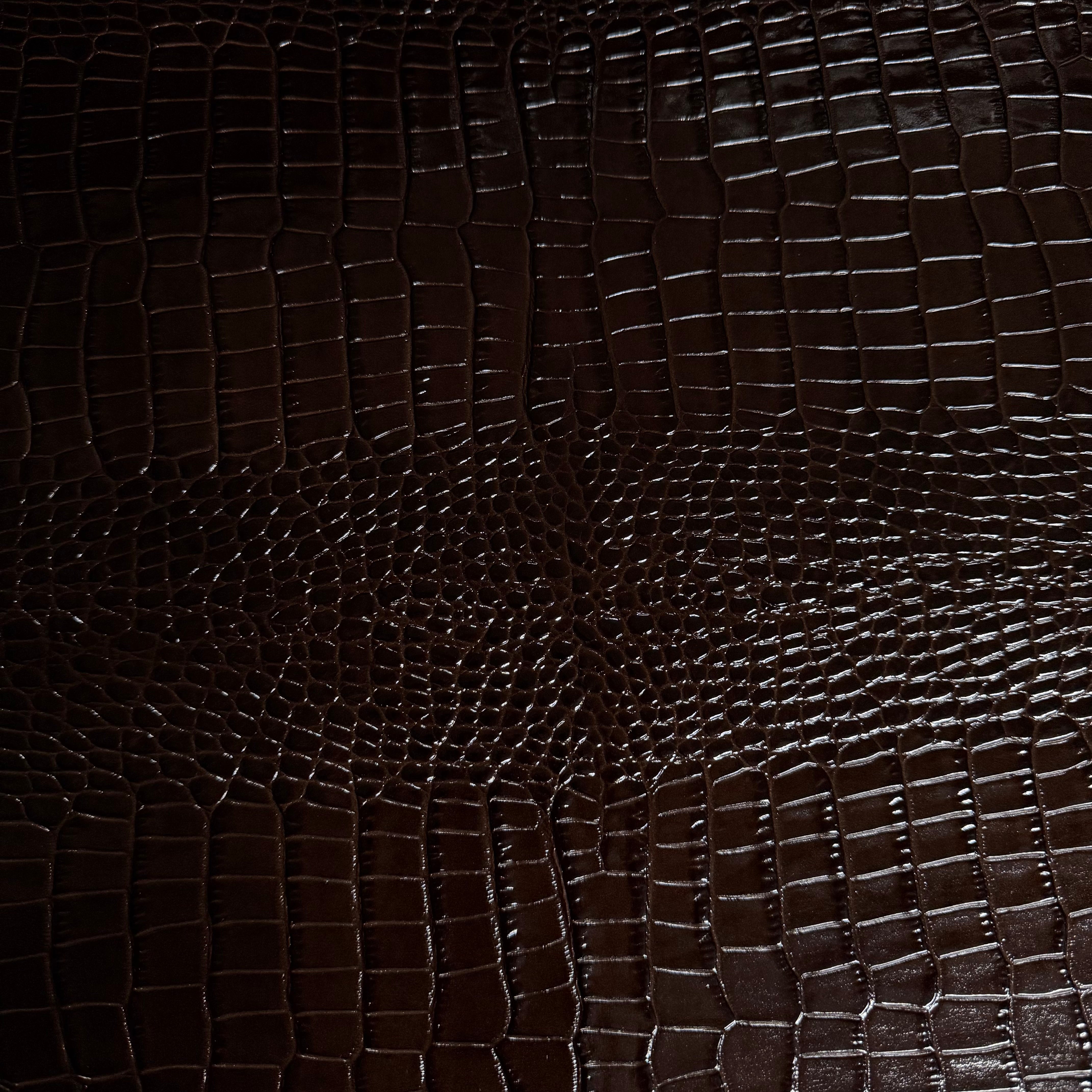 Crocodile Embossed Cow, 2-3 oz