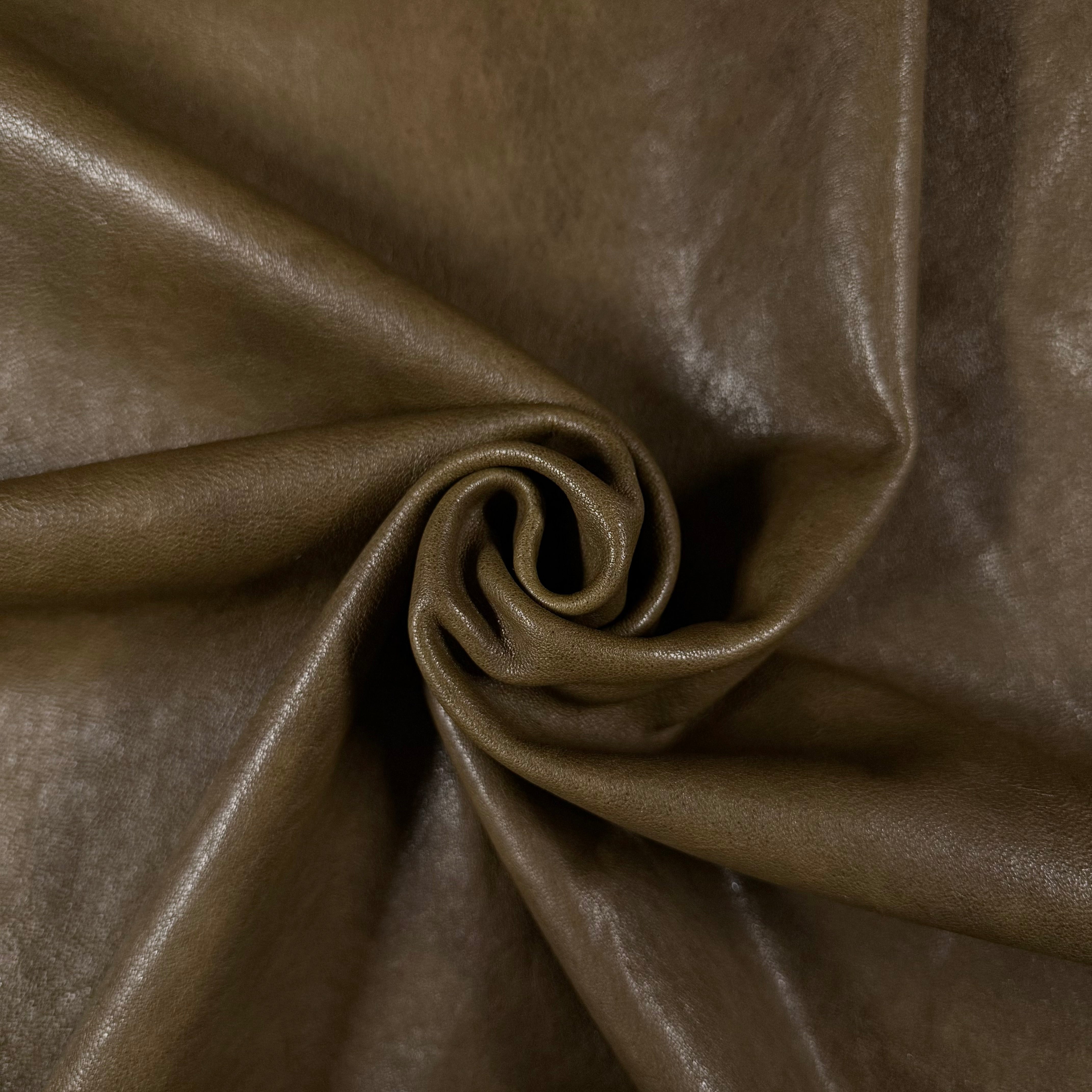 Oiled Veg Tan Lamb Leather, 2 oz | 15+ Colors – Leather Skins
