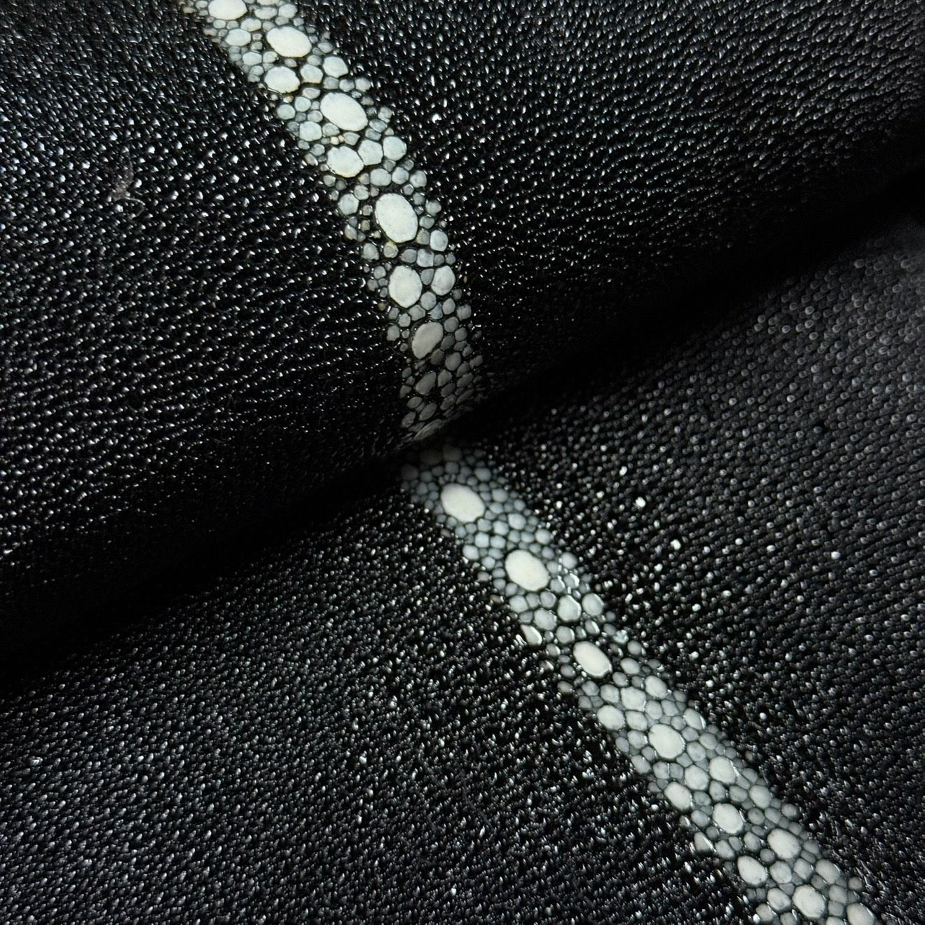 Genuine Row Stingray - Black