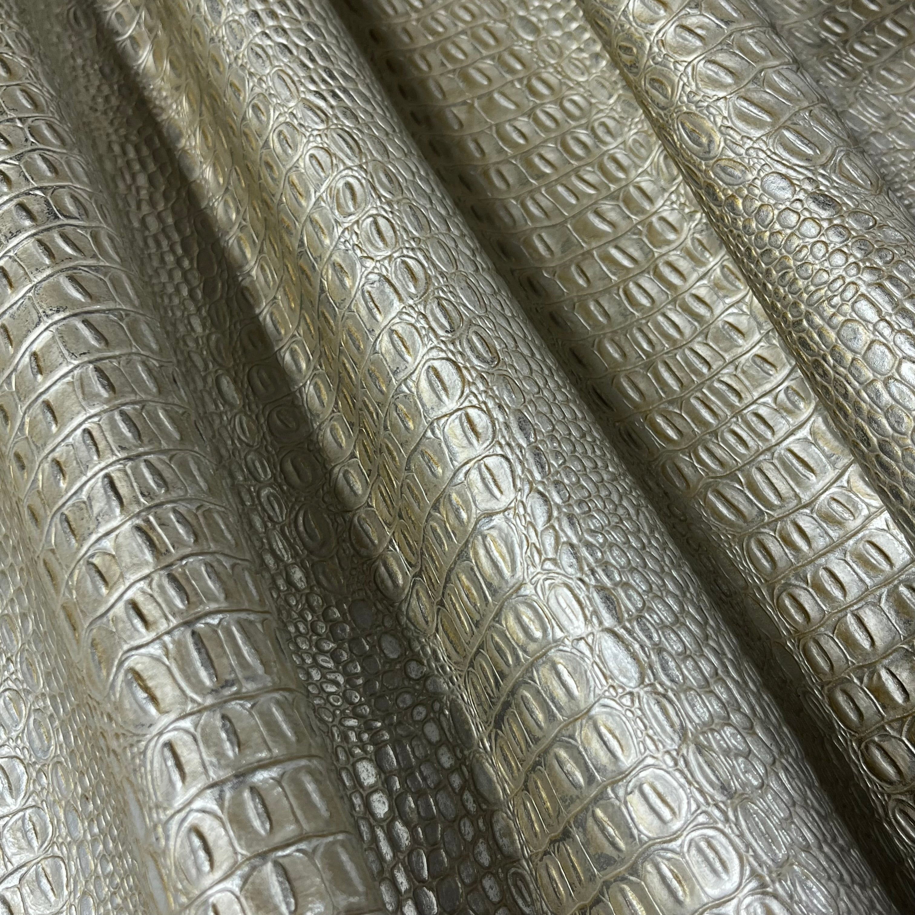 Hornback Croc Embossed Lamb, 1.5 oz - Champagne & Black