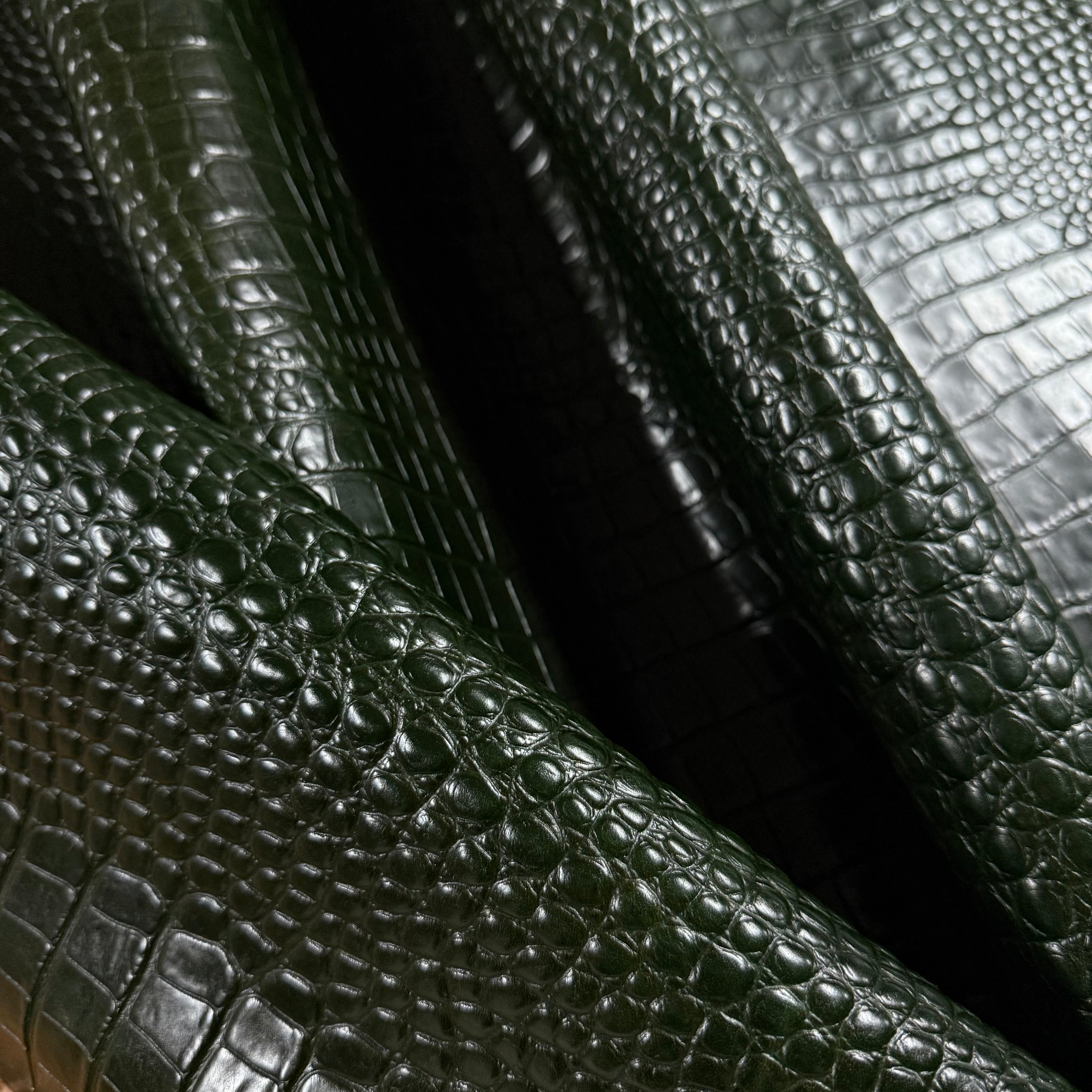 Artigiano Del Cuoio (ADC) Old Fashioned Alligator Embossed, 3 oz | Green and Black