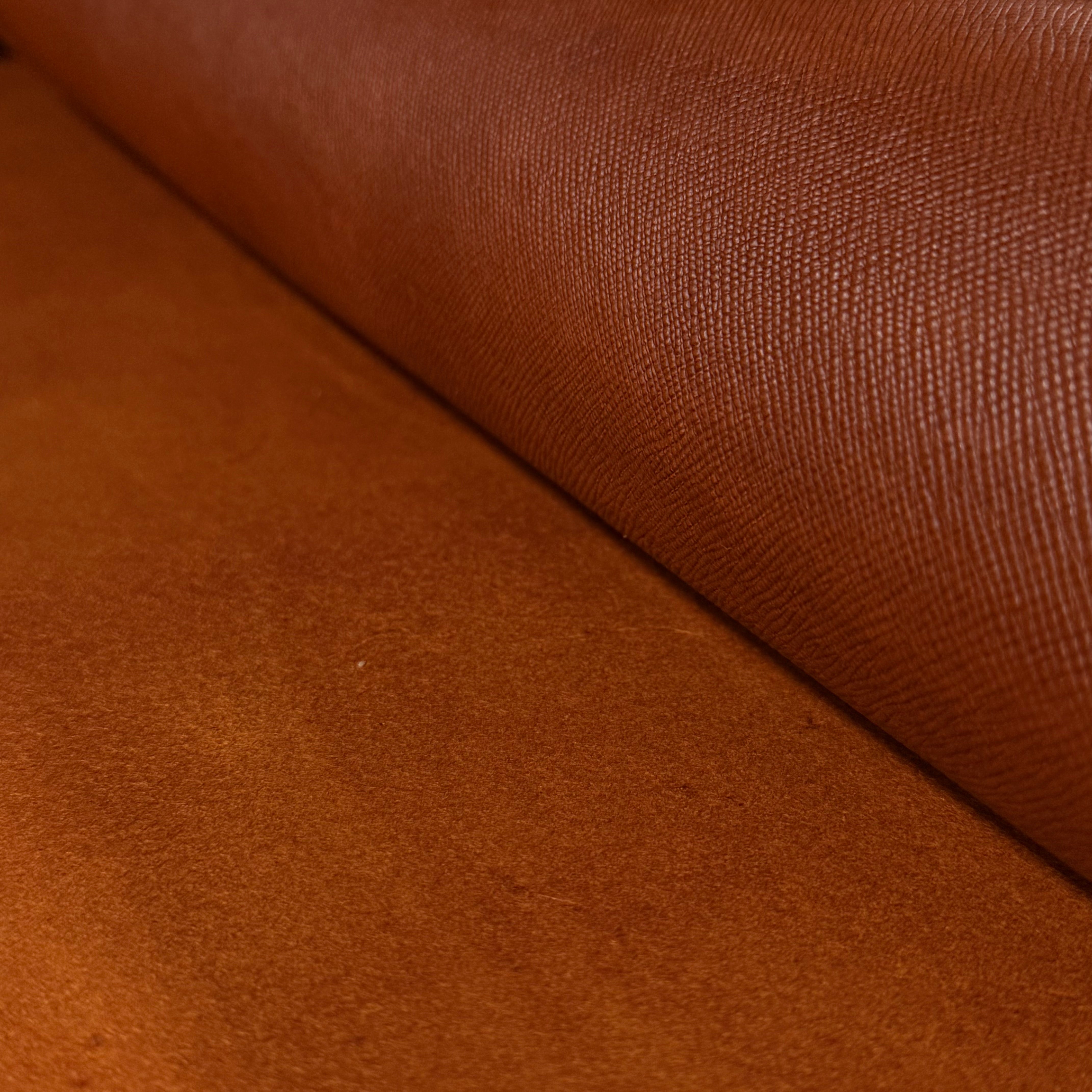 Cognac Conceria Walpier Hatch Buttero vegetable tanned cow leather, showing its uniform hatch-embossed texture.