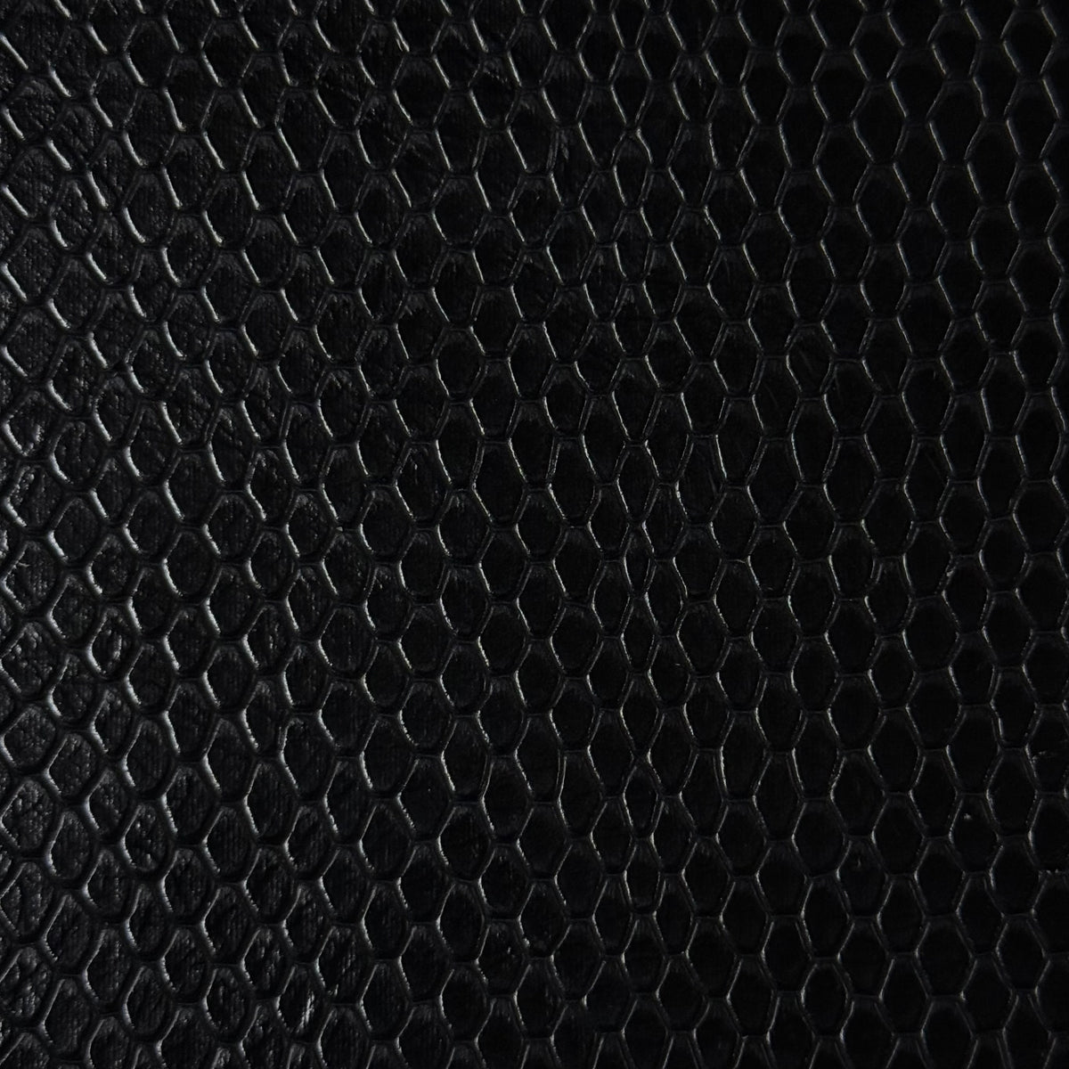 Snake Embossed Cowhide, 3 oz | 15 Colors