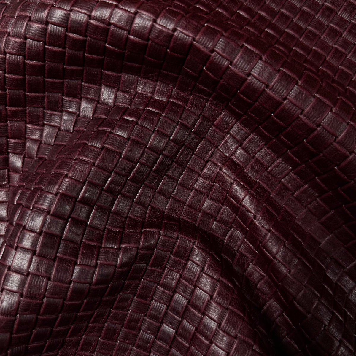 Oiled Basketweave Embossed Veg Tan Lamb, 2 oz