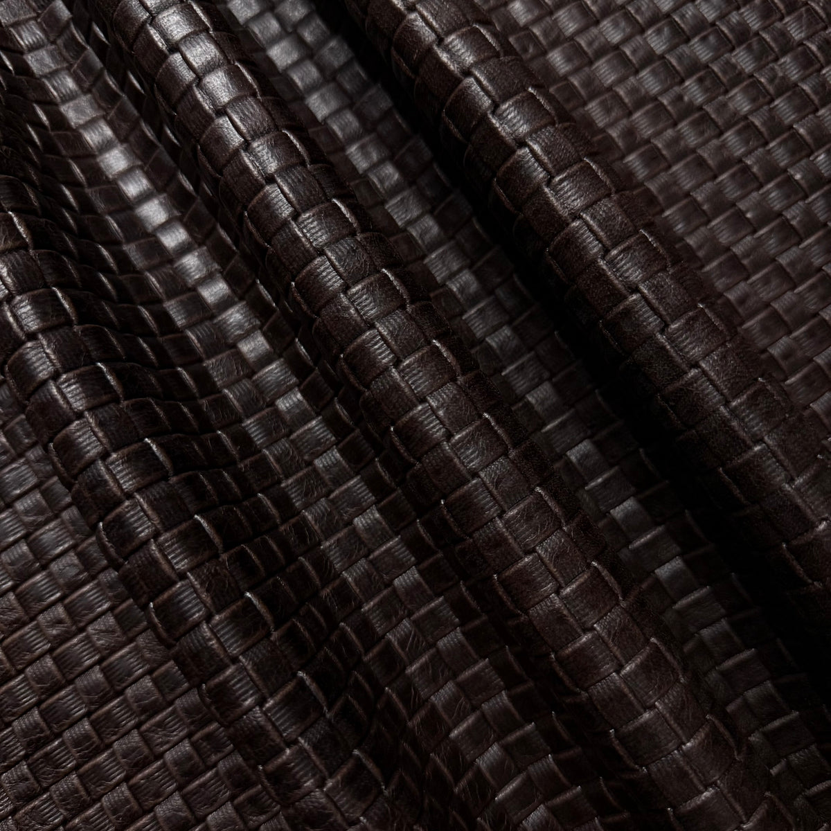 Oiled Basketweave Embossed Veg Tan Lamb, 2 oz