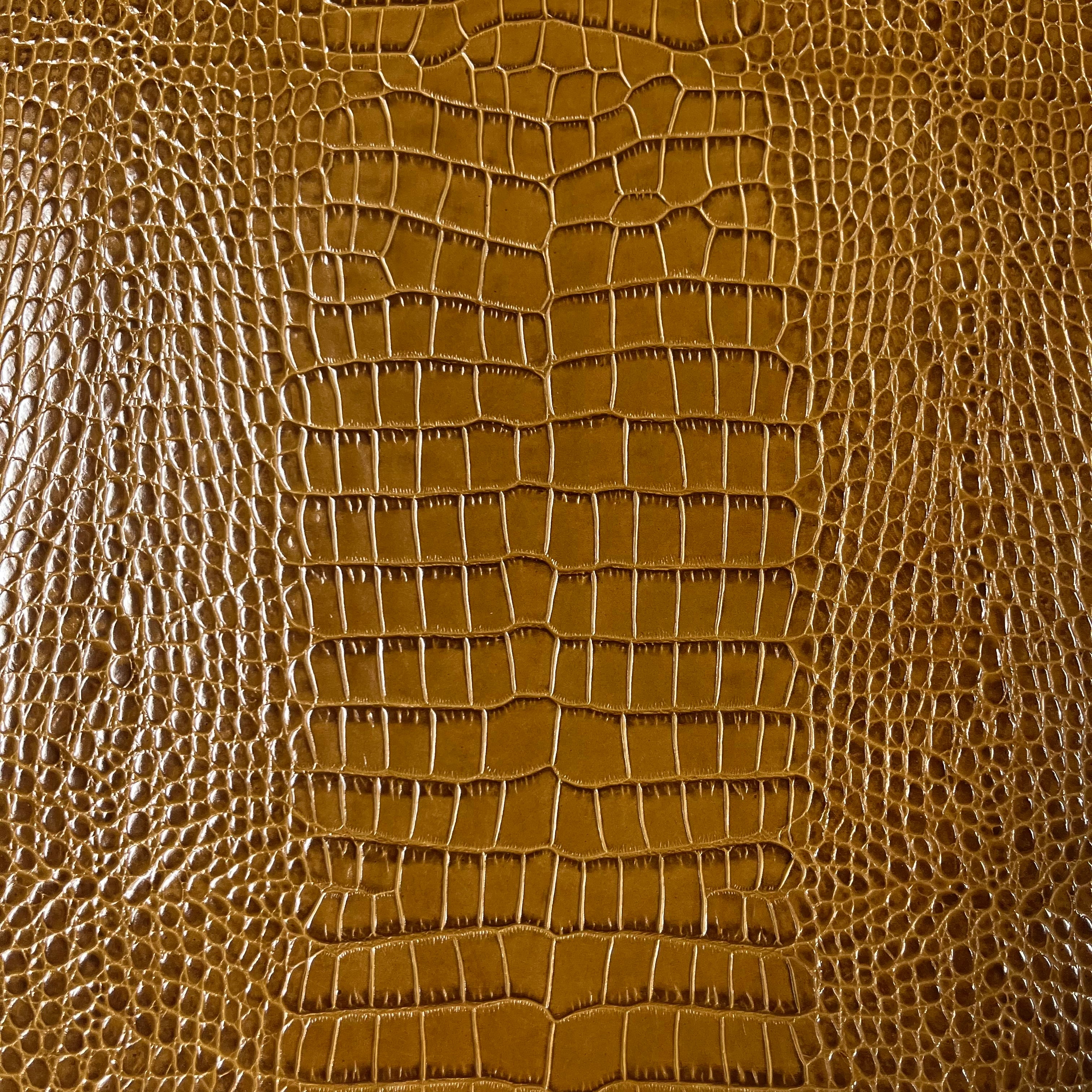 Crocodile Embossed Cow, 2-3 oz