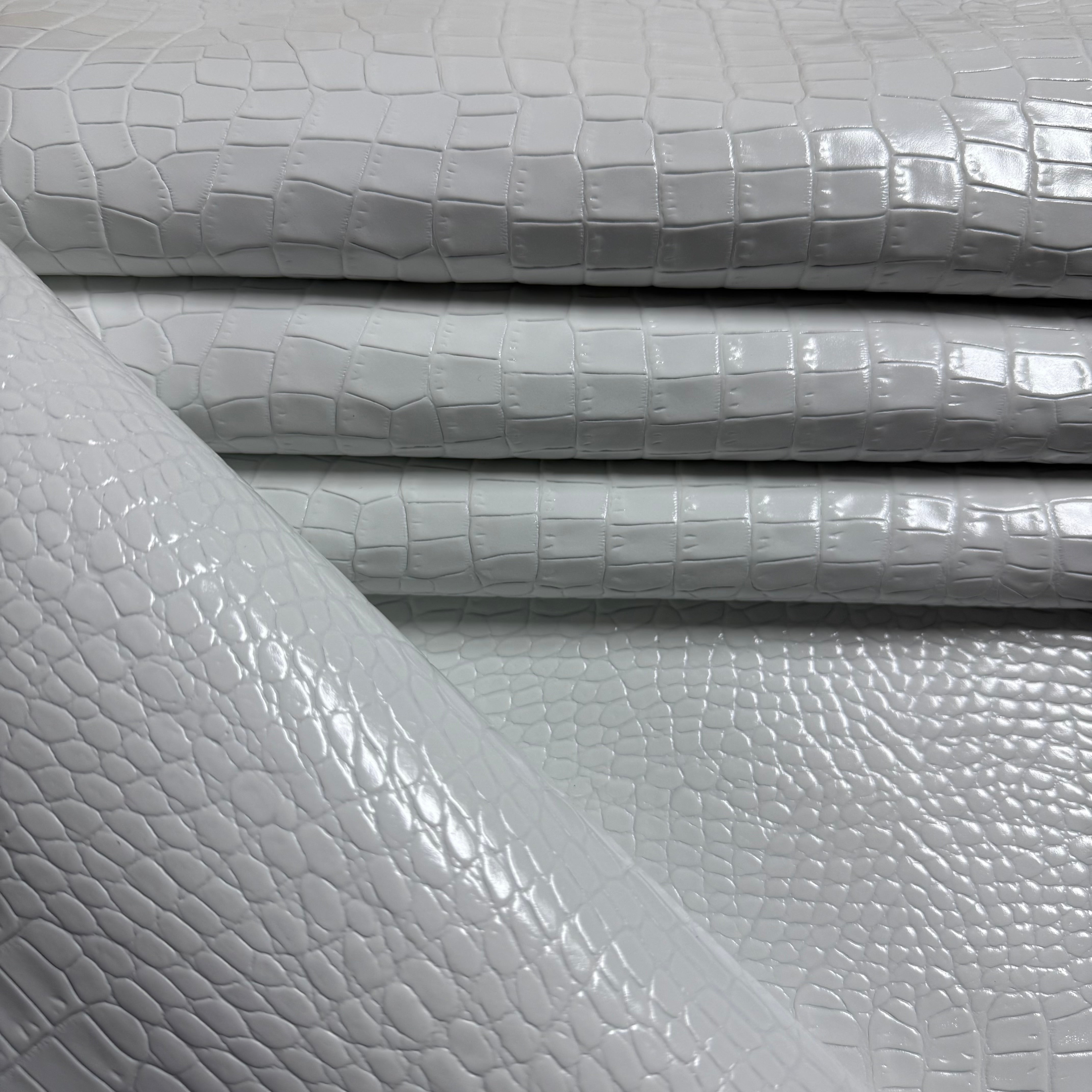 Crocodile Embossed Cow, 2-3 oz