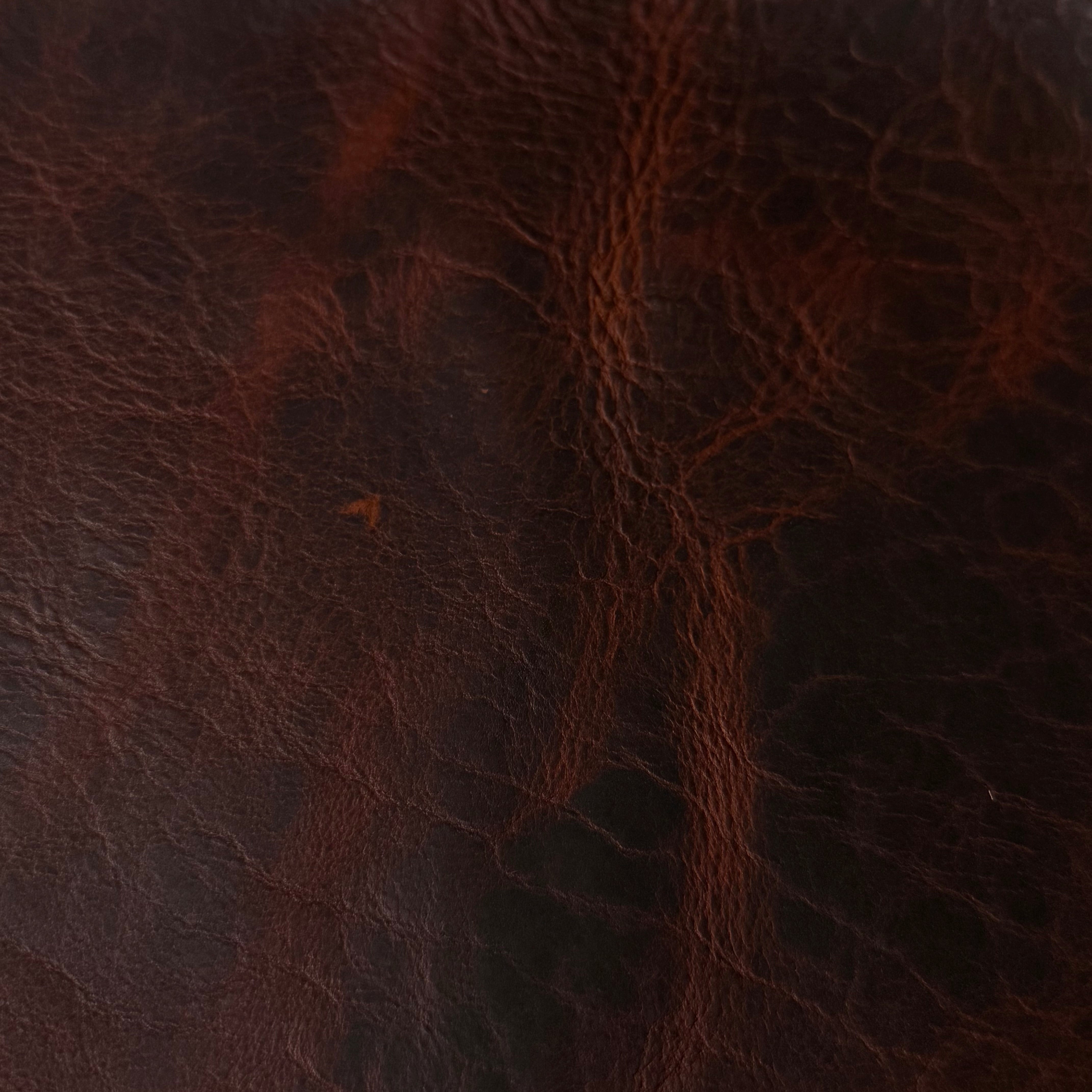 Oiled Pull-Up Bison, 5-6 oz - 2 Matte Colors