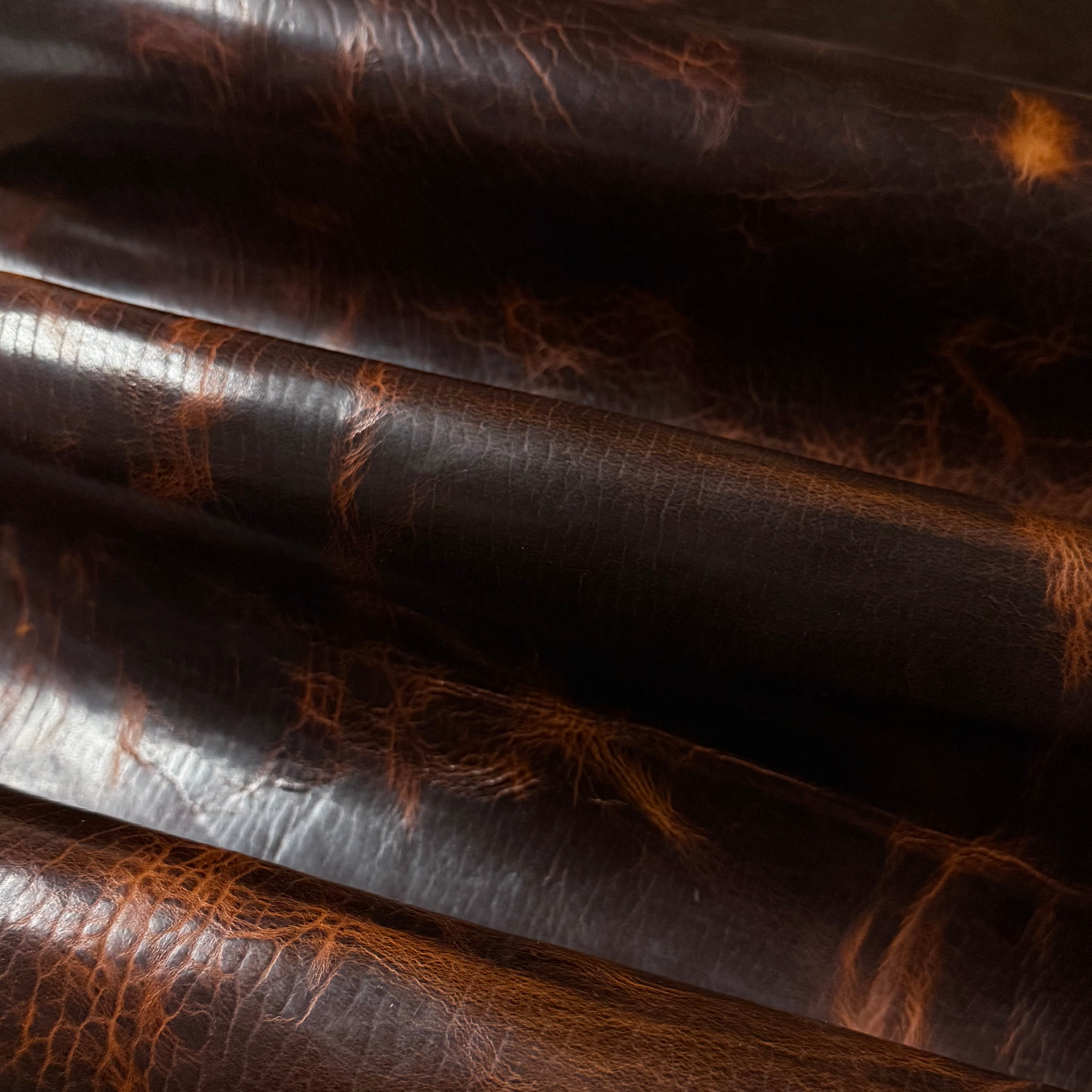 Waxy Pull-Up Bison, 4.5 oz | Dark Brown