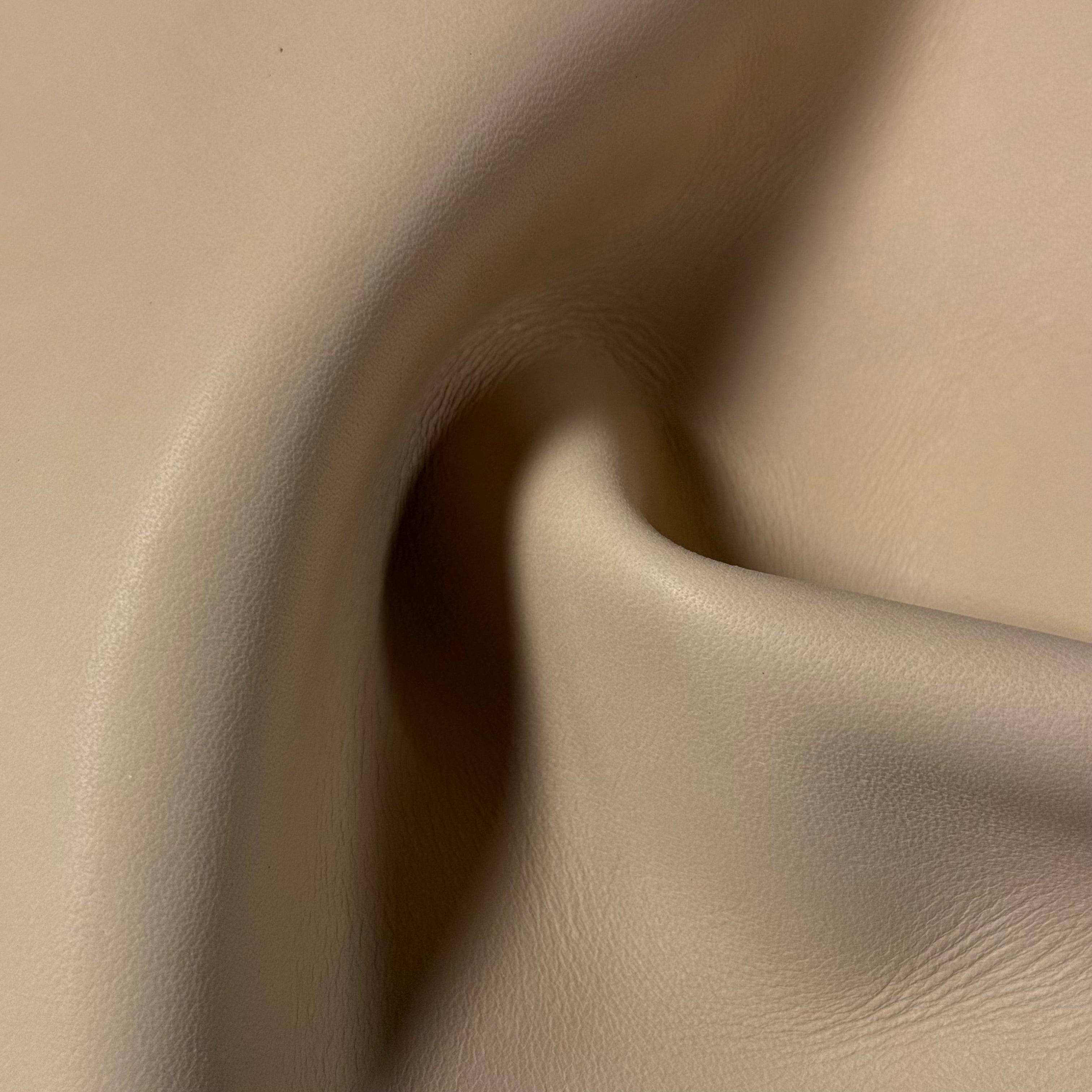 Smooth Utility Cowhide, 4-5 oz - 15+ Colors