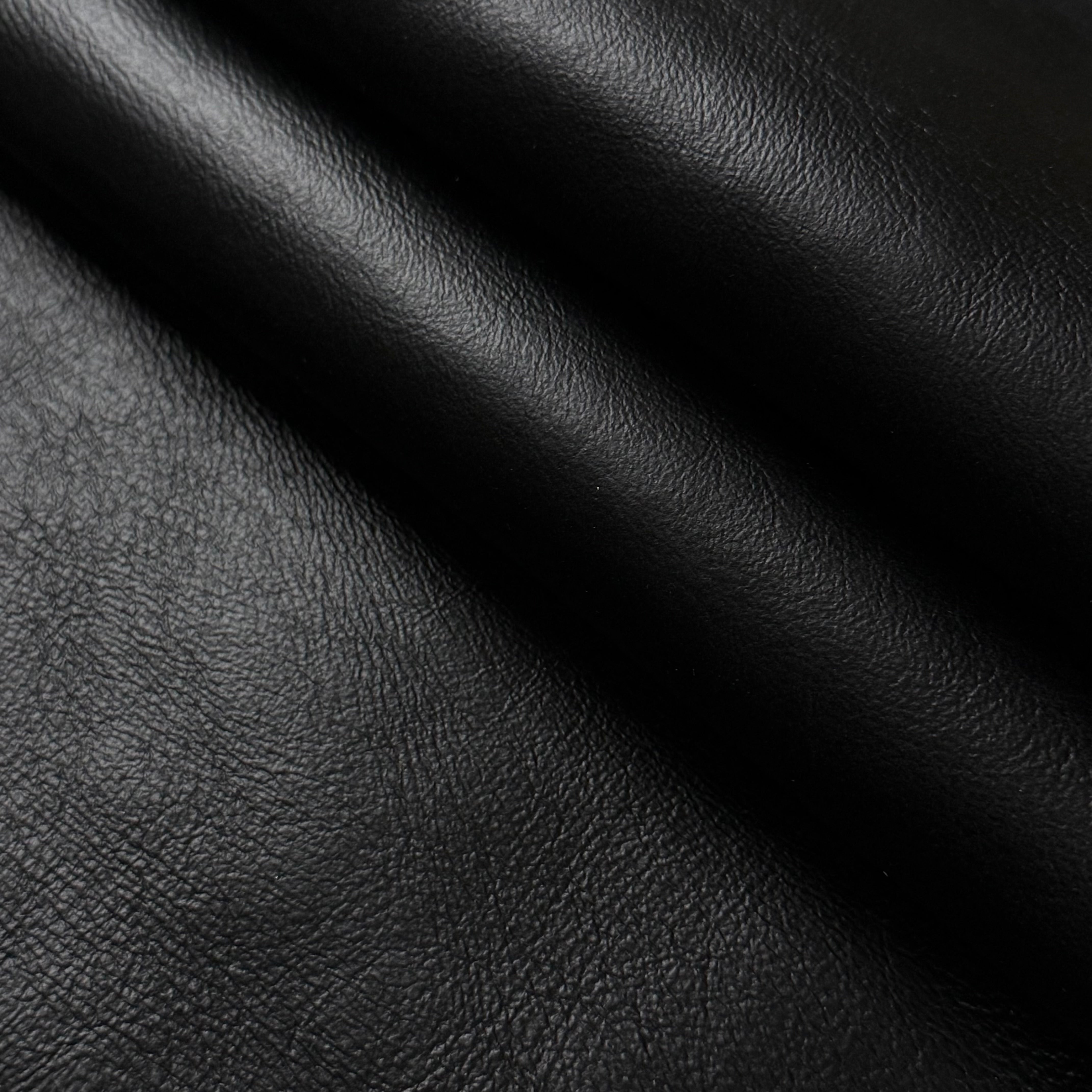 Natural Curly Merino Shearling, 10-12 mm - Black Nappa Back