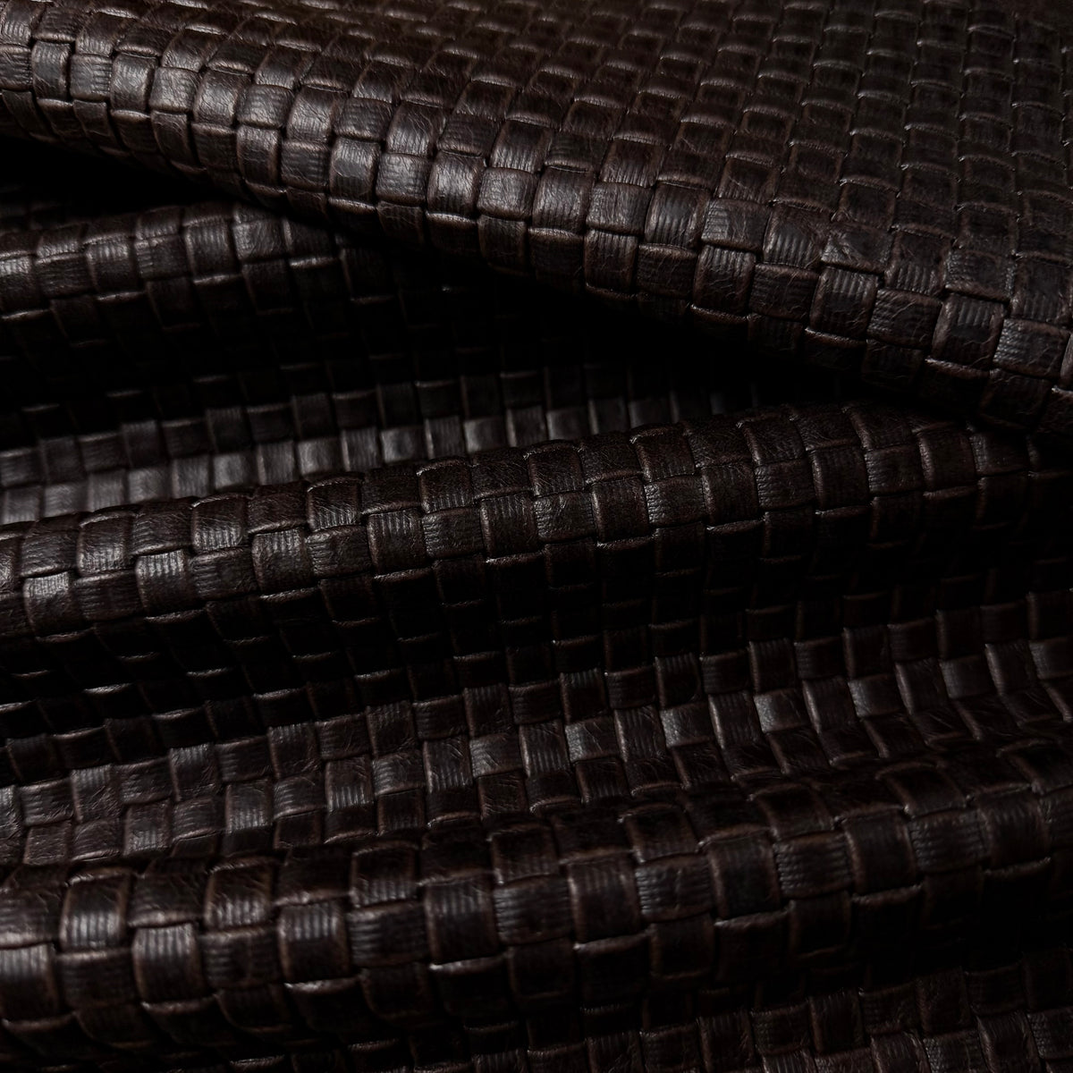 Oiled Basketweave Embossed Veg Tan Lamb, 2 oz